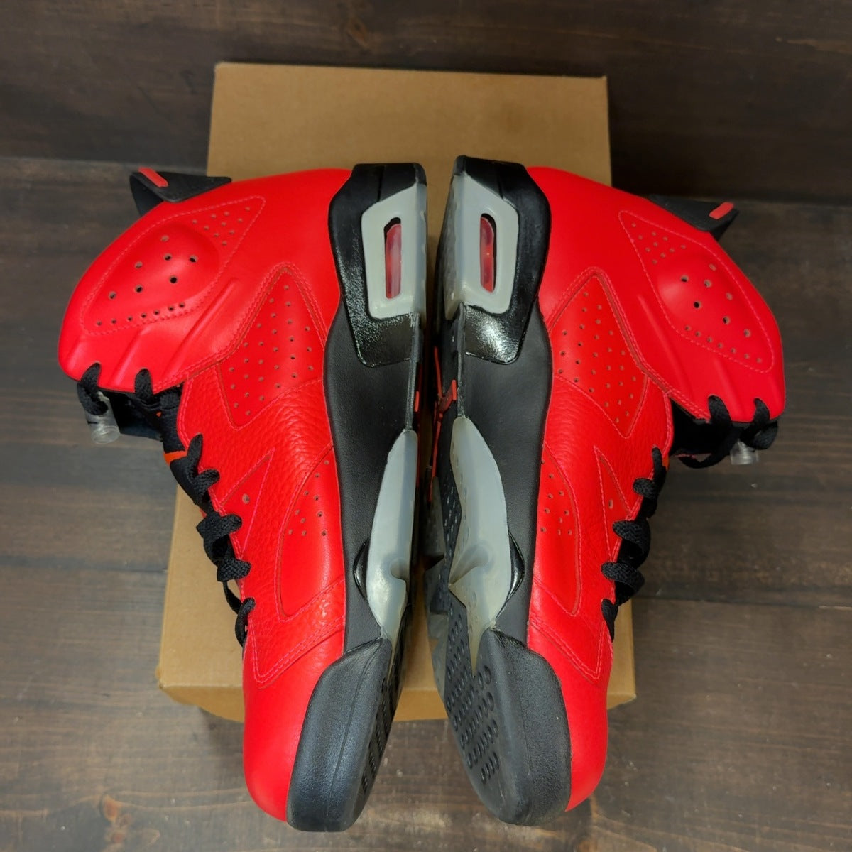 Jordan 6 Retro Infrared 23 (Toro) Size 11.5 (Pre-Owned) - Image 4