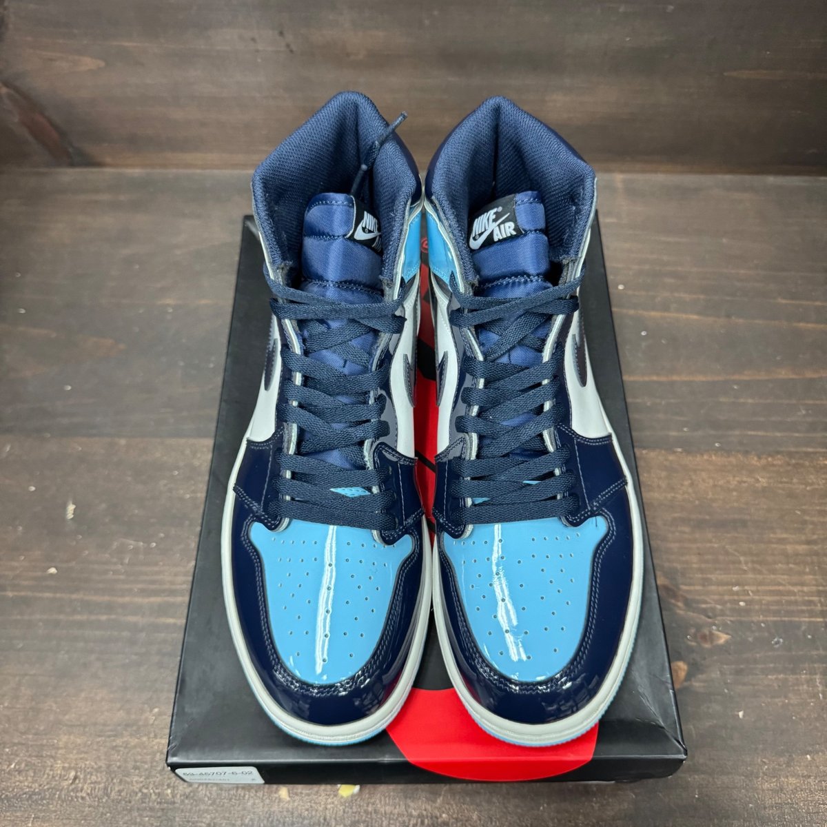 Jordan 1 Retro High UNC Patent (Women's) Size 11W (Pre-Owned) - side