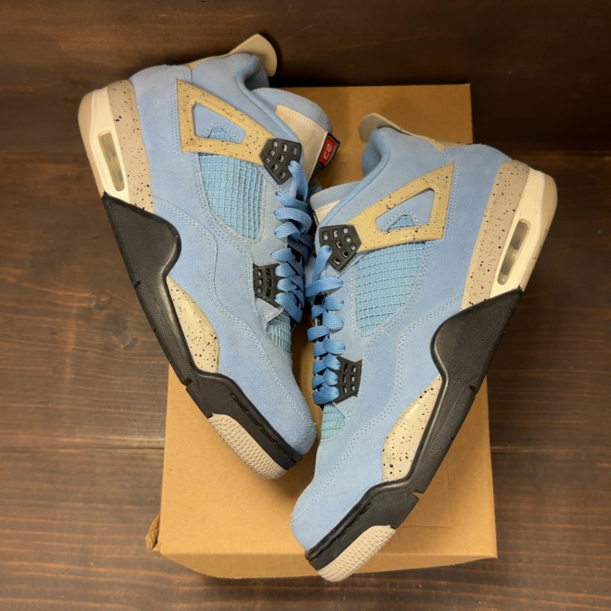 Jordan 4 Retro University Blue Size 10.5 (Pre-Owned) - back