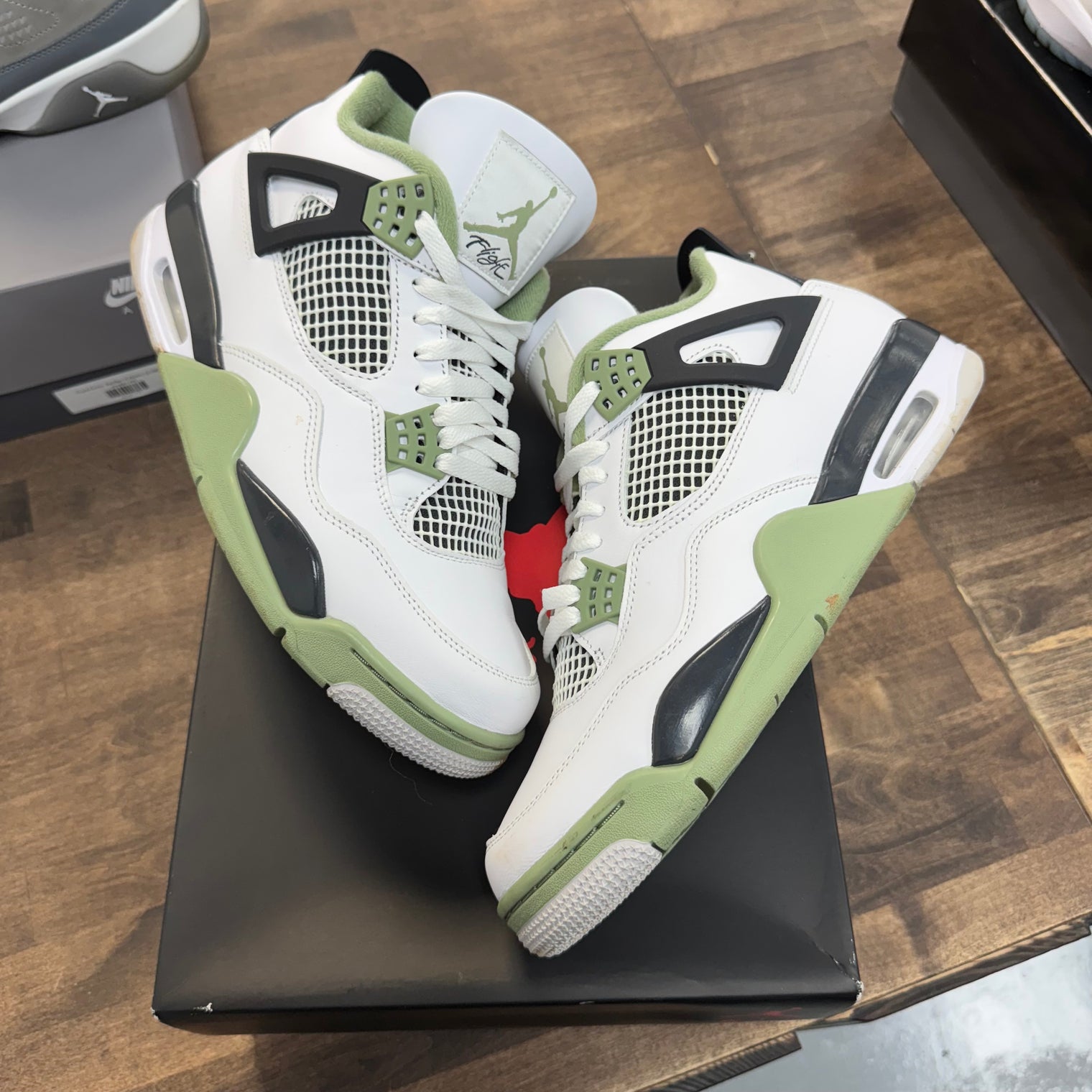 Seafoam Jordan 4 (W) (USED)