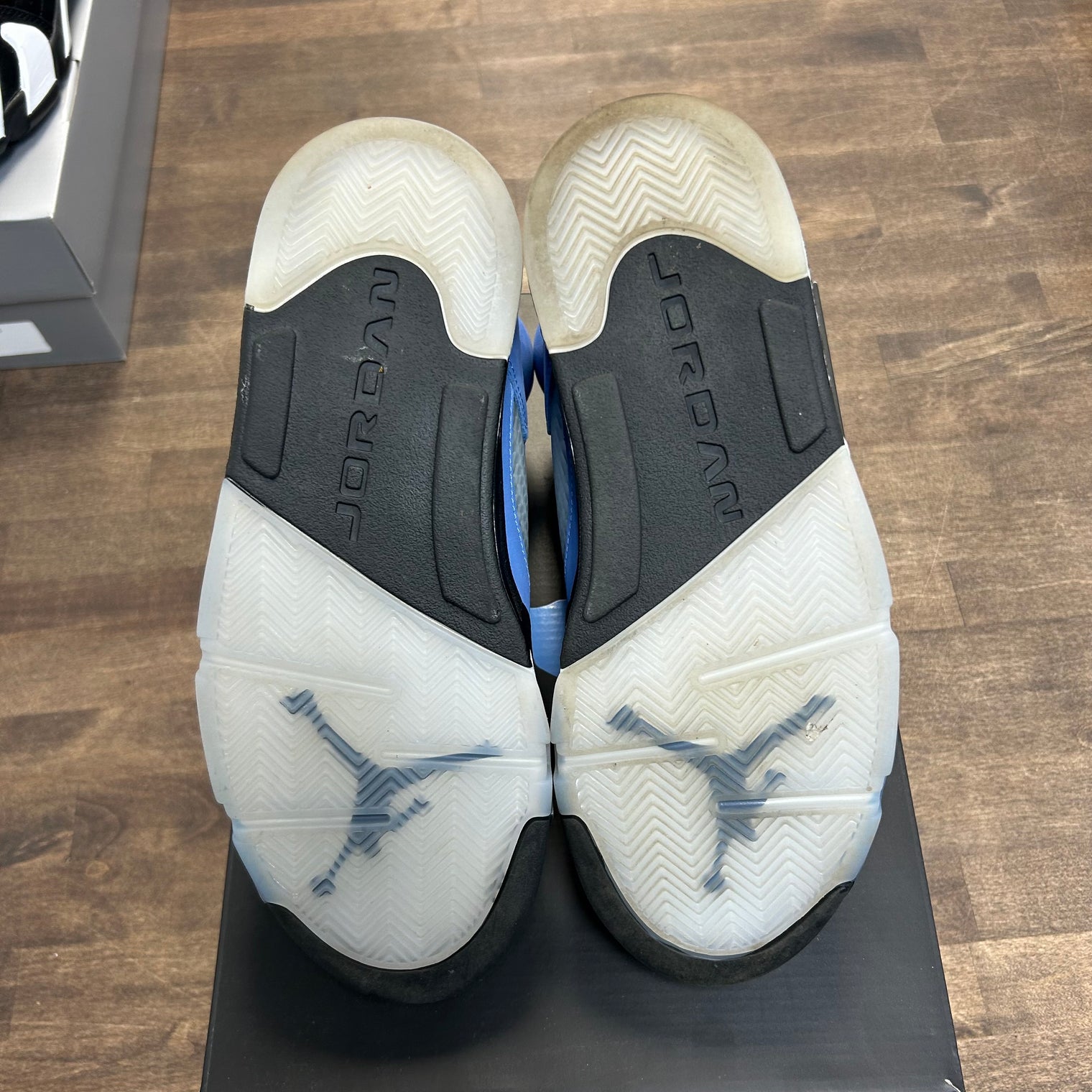University Blue Jordan 5 Retro (USED)