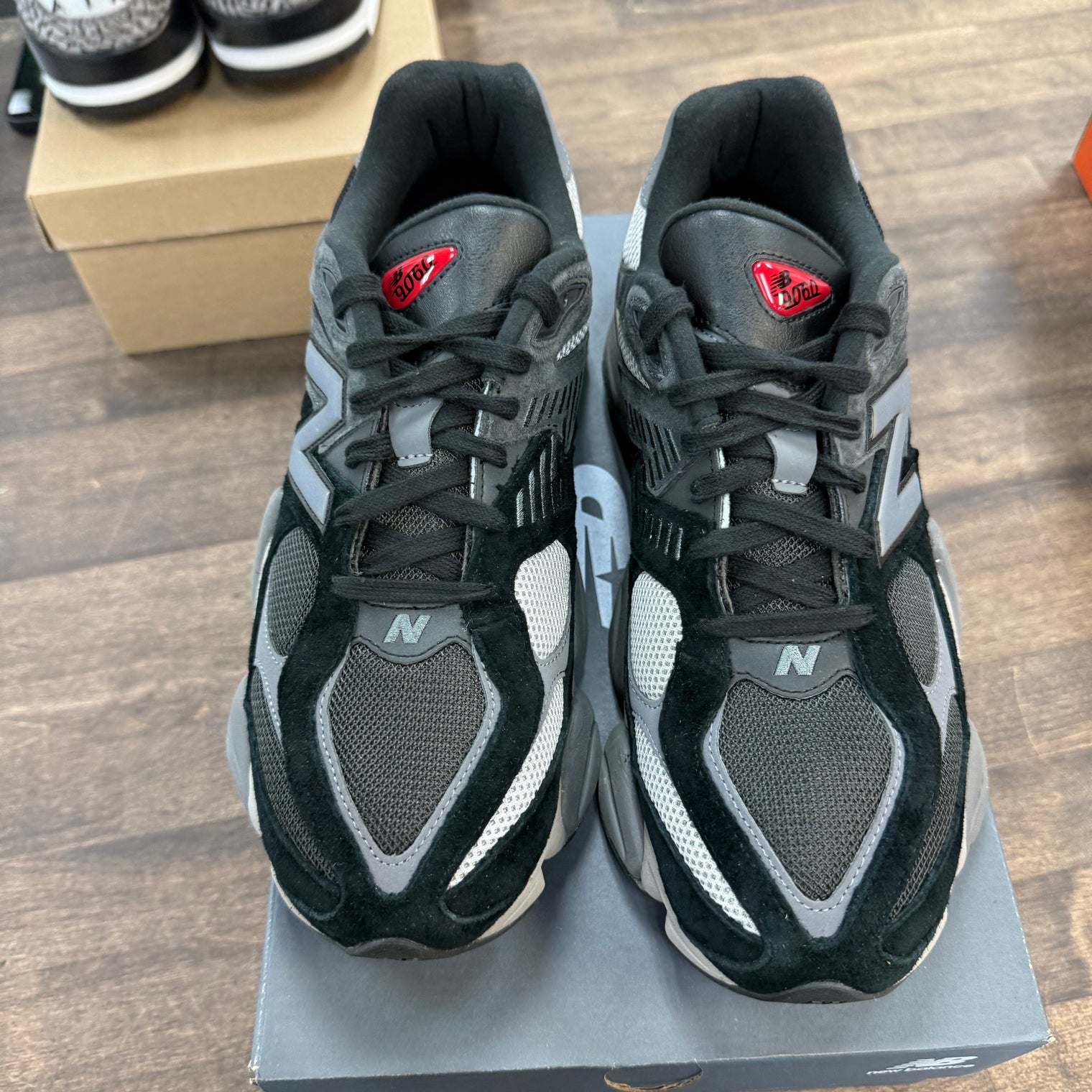 Black Castlerock New Balance 9060 (USED)