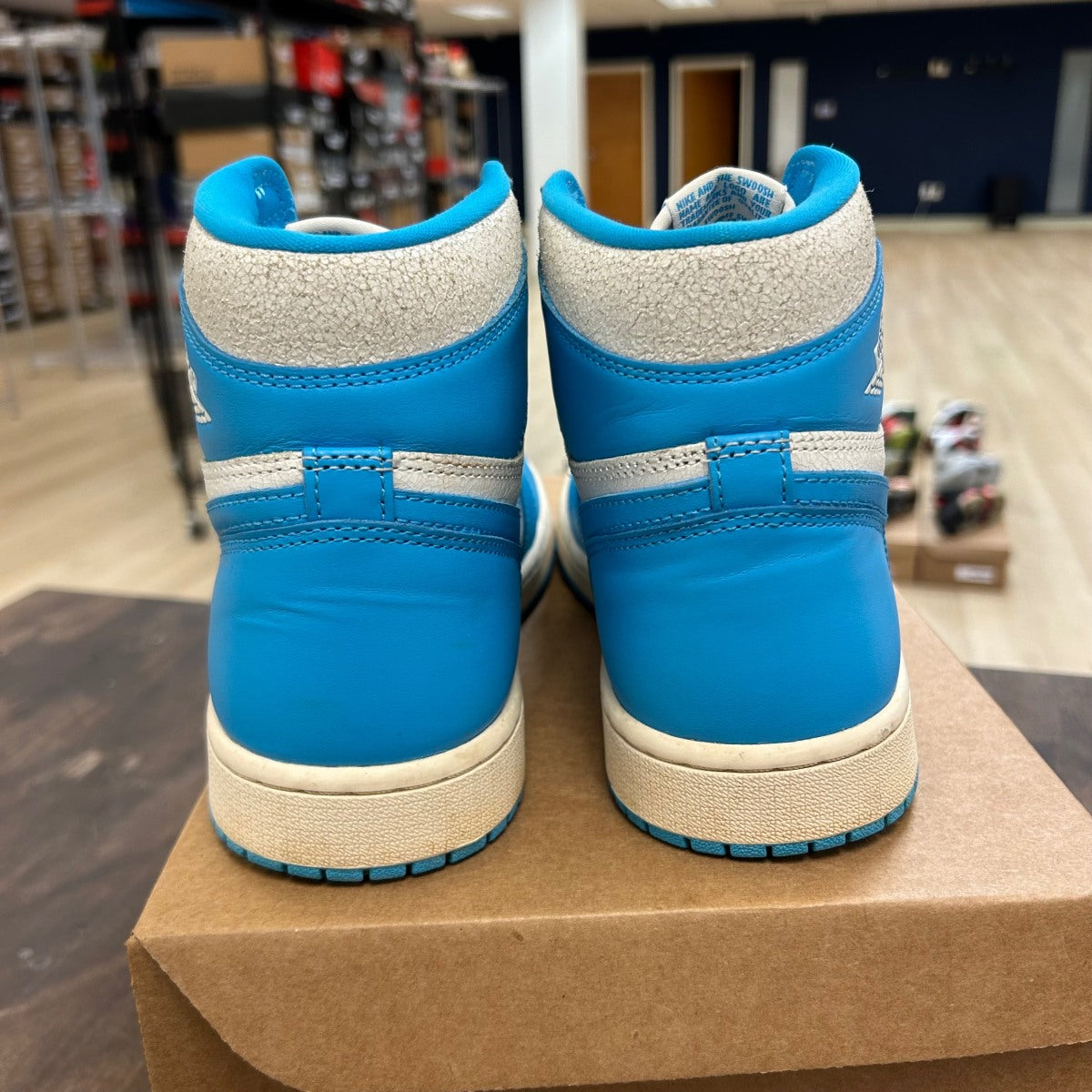 Jordan 1 Retro High OG UNC Reimagined Size 9 (Pre-Owned) - Image 4