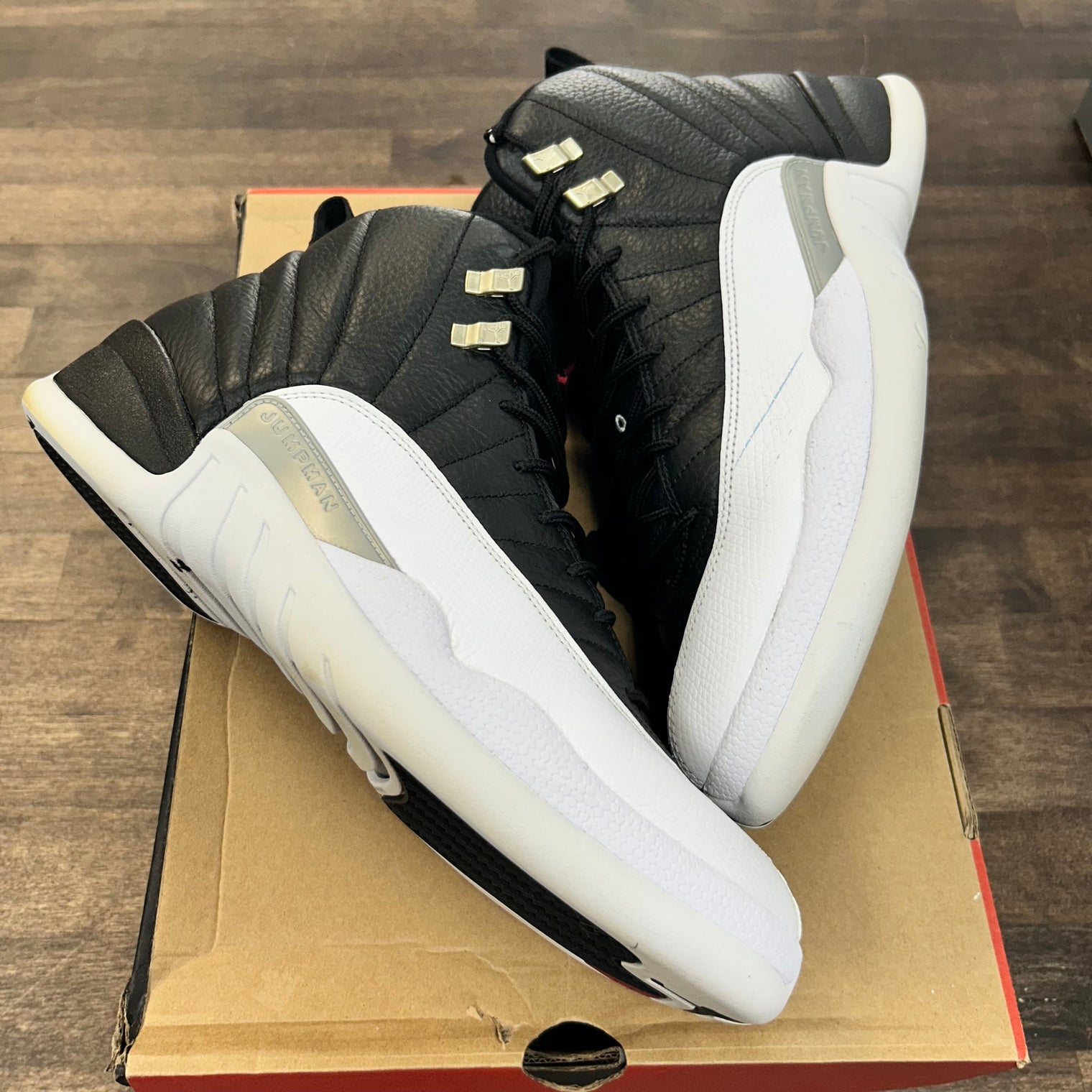 Playoff Jordan 12 (USED)