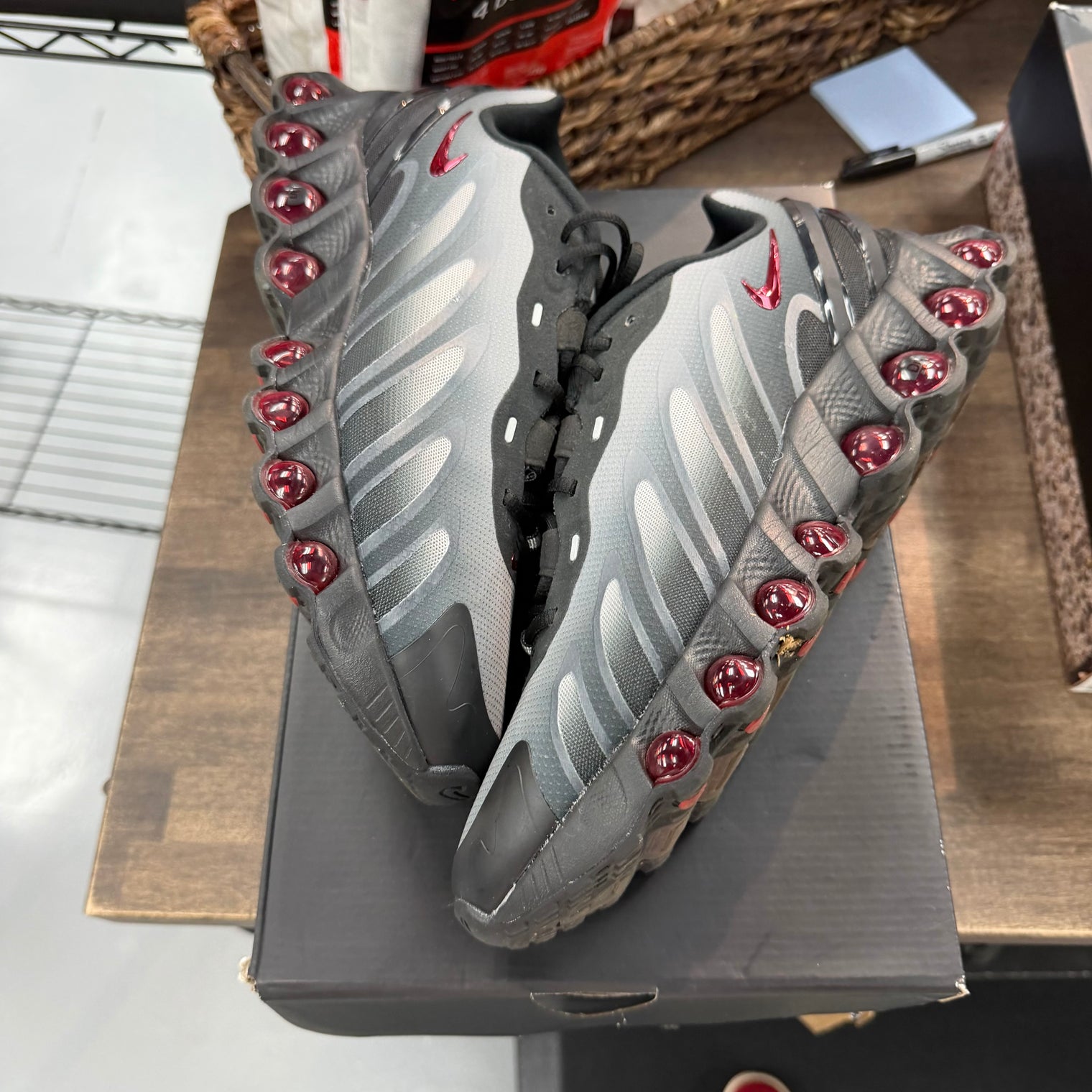 Nike Air Max Dn8 Black Gym Red (US 10.5) (USED)