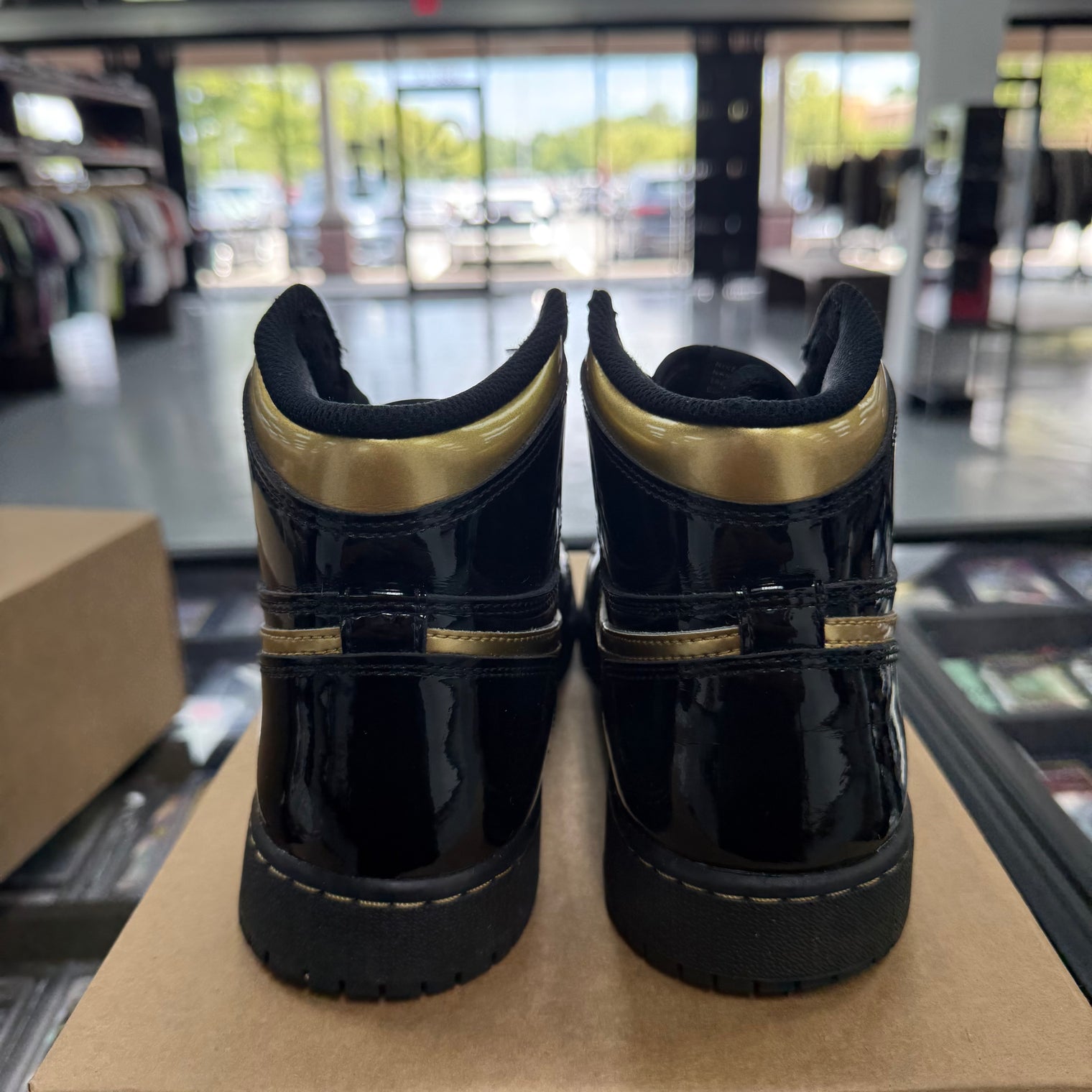 (GS) Black Metallic Gold Jordan 1 High (USED, No Box)