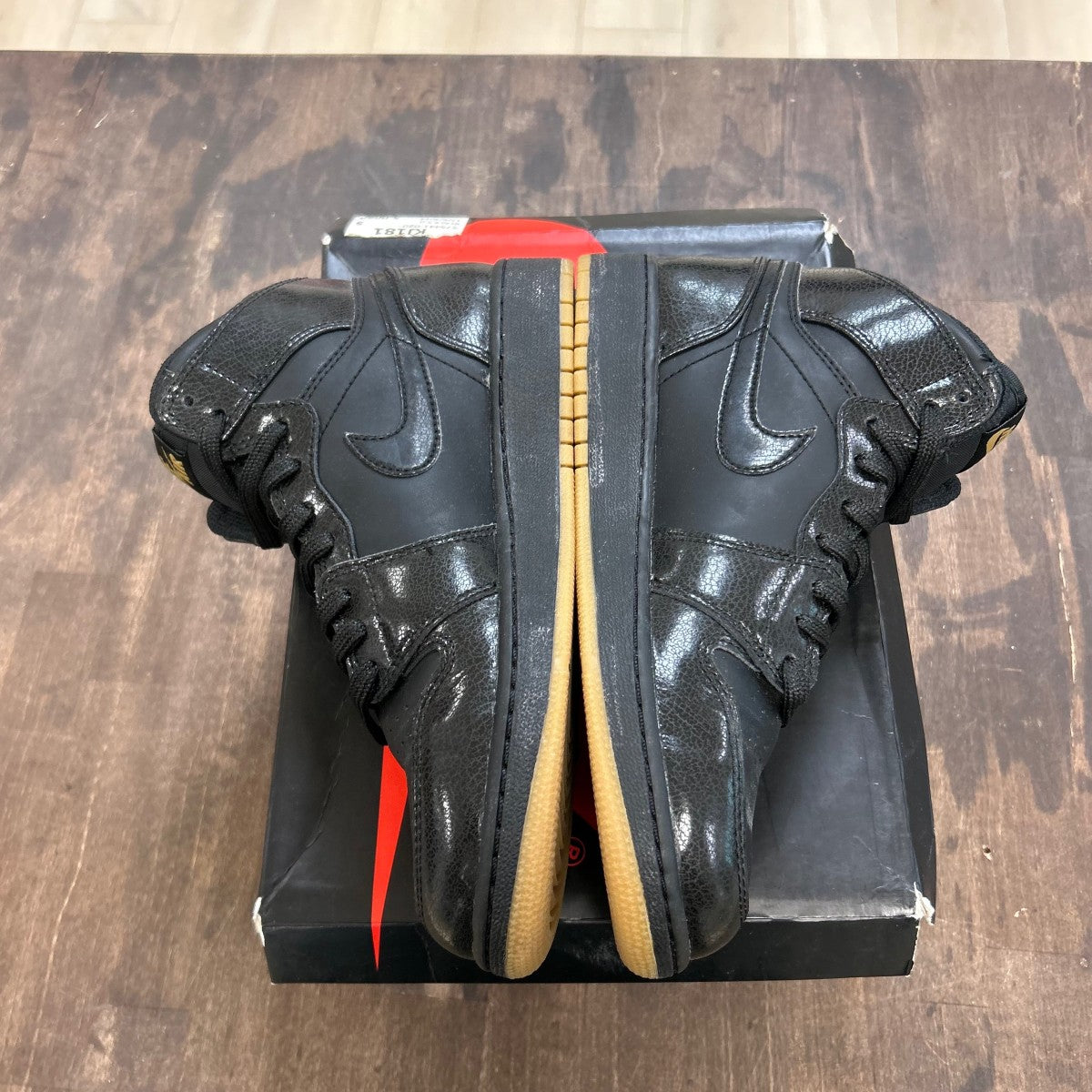 Jordan 1 Retro Black Gum (GS) - Image 3