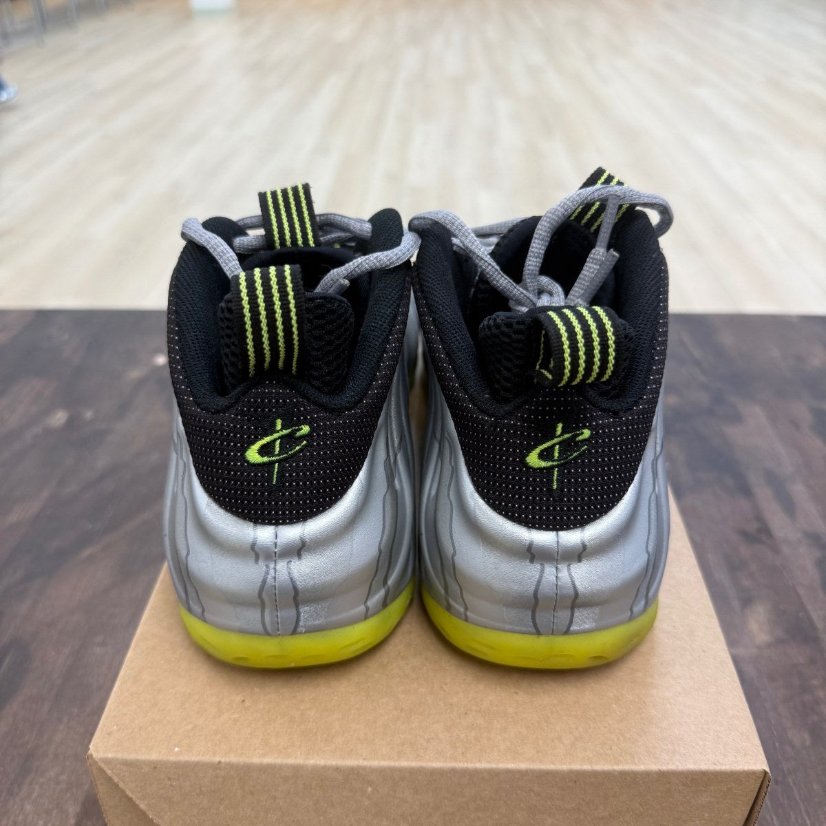 Nike Air Foamposite One Silver Volt Camo Size 11.5 (Pre-Owned) - Image 3