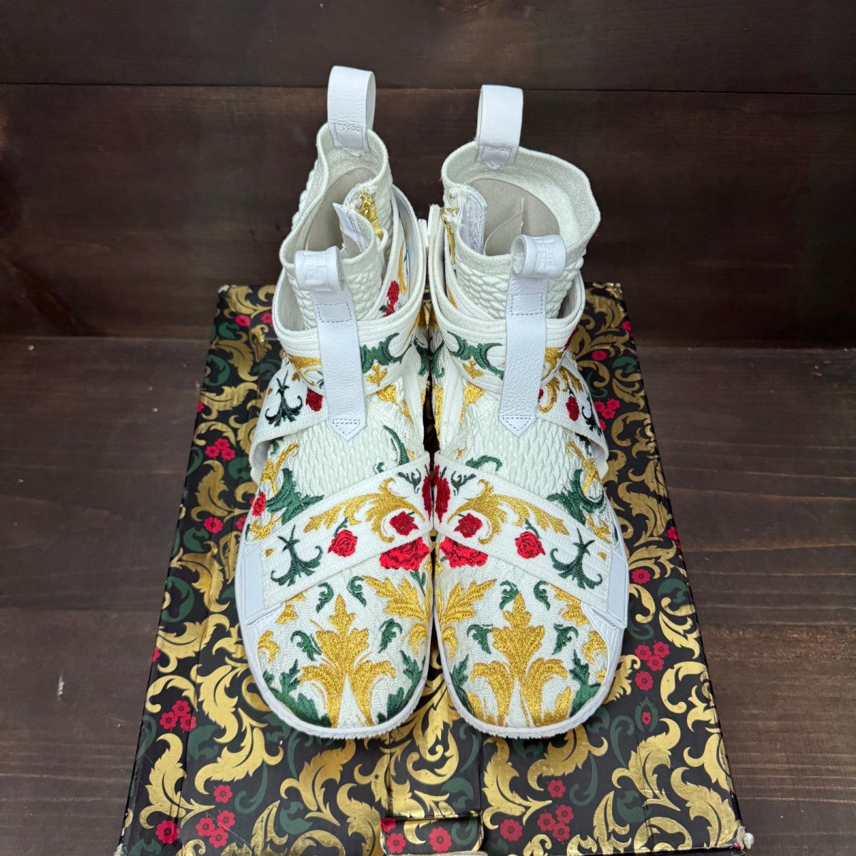 Nike LeBron 15 Lifestyle Kith F&F White Size 11 - Image 3
