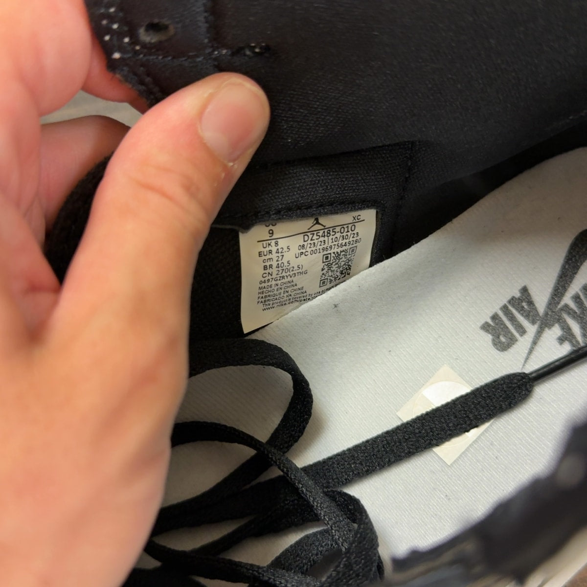 Jordan 1 Retro High OG Black White Size 9 - Image 7