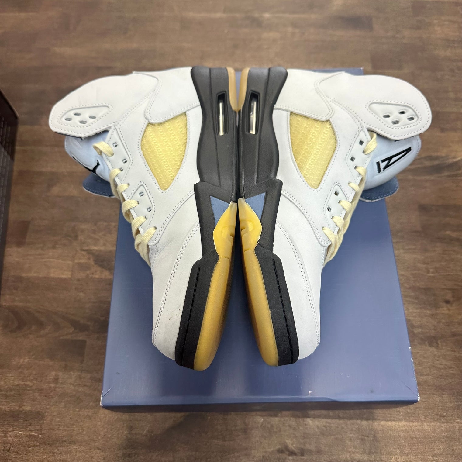 A Ma Maniere Dawn Jordan 5 (W) (USED)