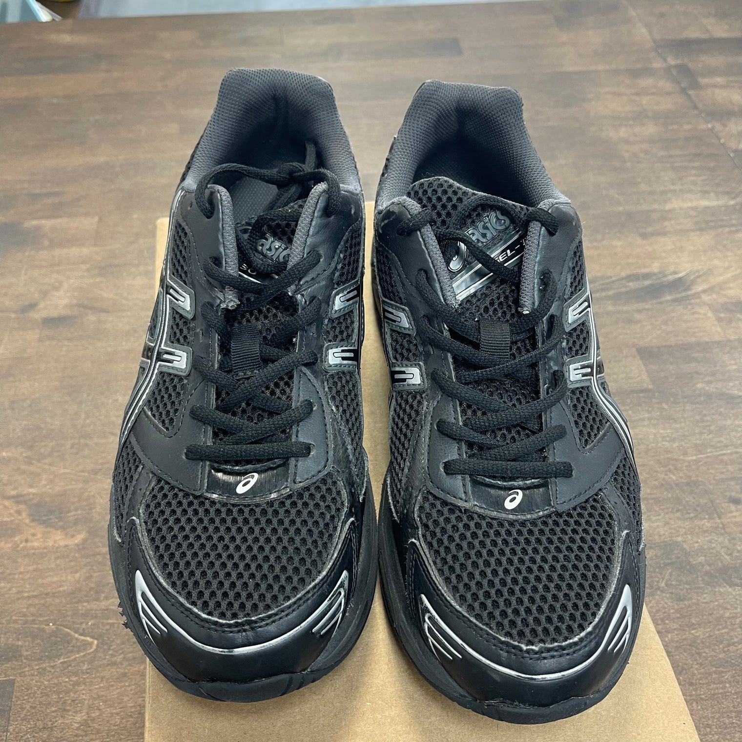 Black Pure Silver Asics 1130 (USED,No Box)