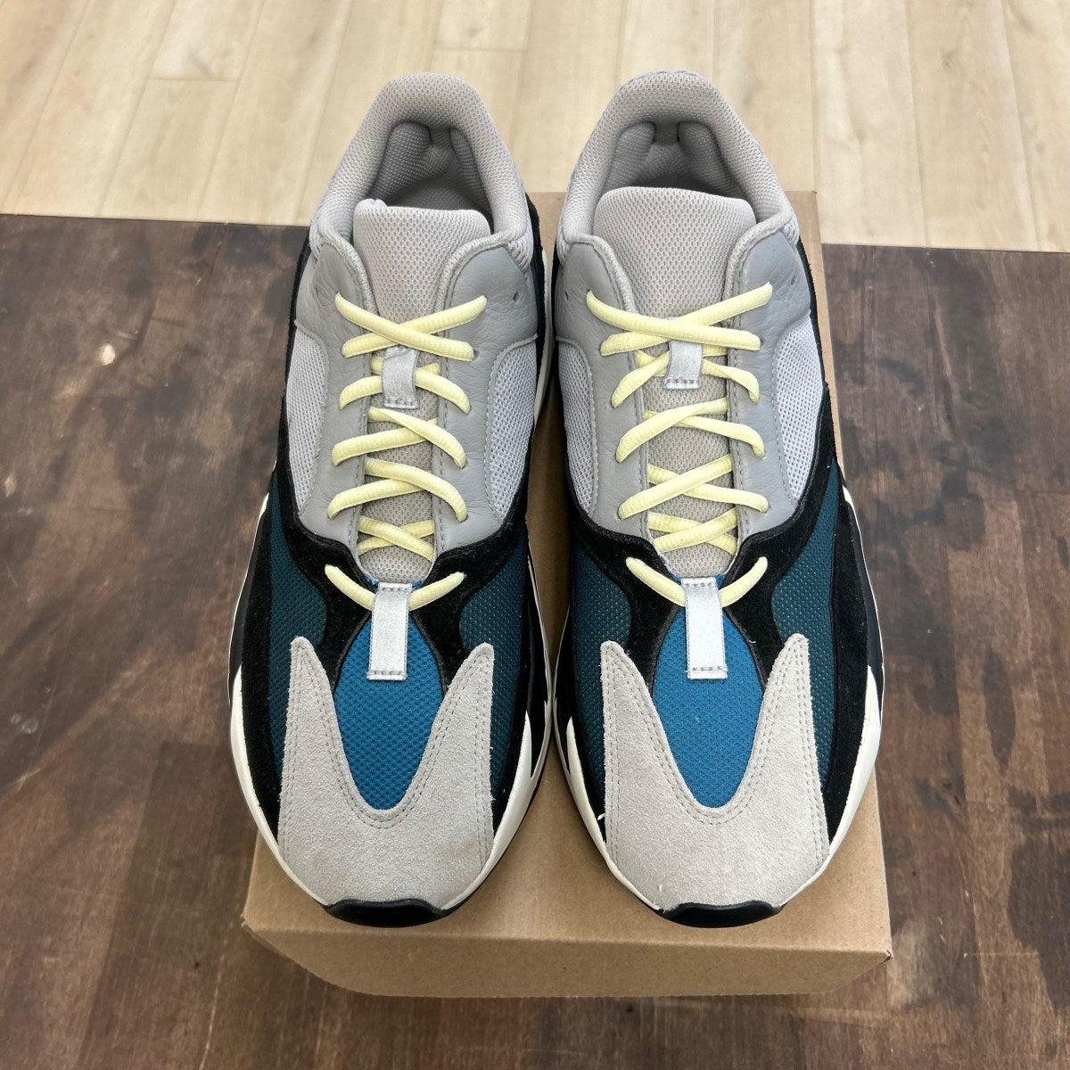 adidas Yeezy Boost 700 Wave Runner Size 12 (Pre-Owned) - Image 2