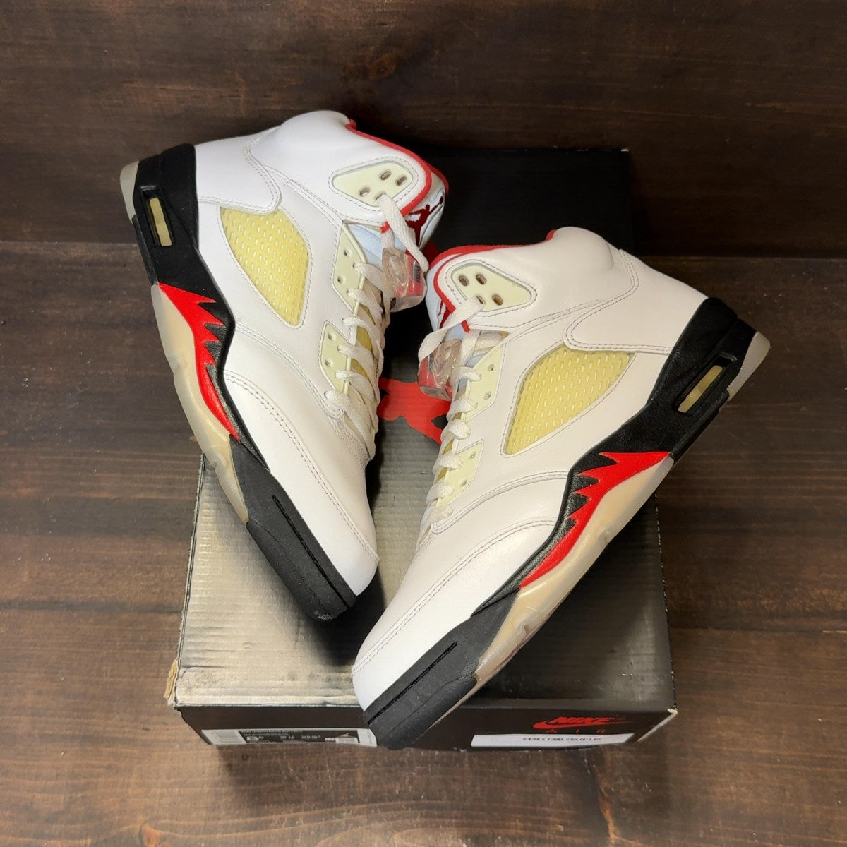 Jordan 5 Retro Fire Red Silver Tongue (2020) - Image 2