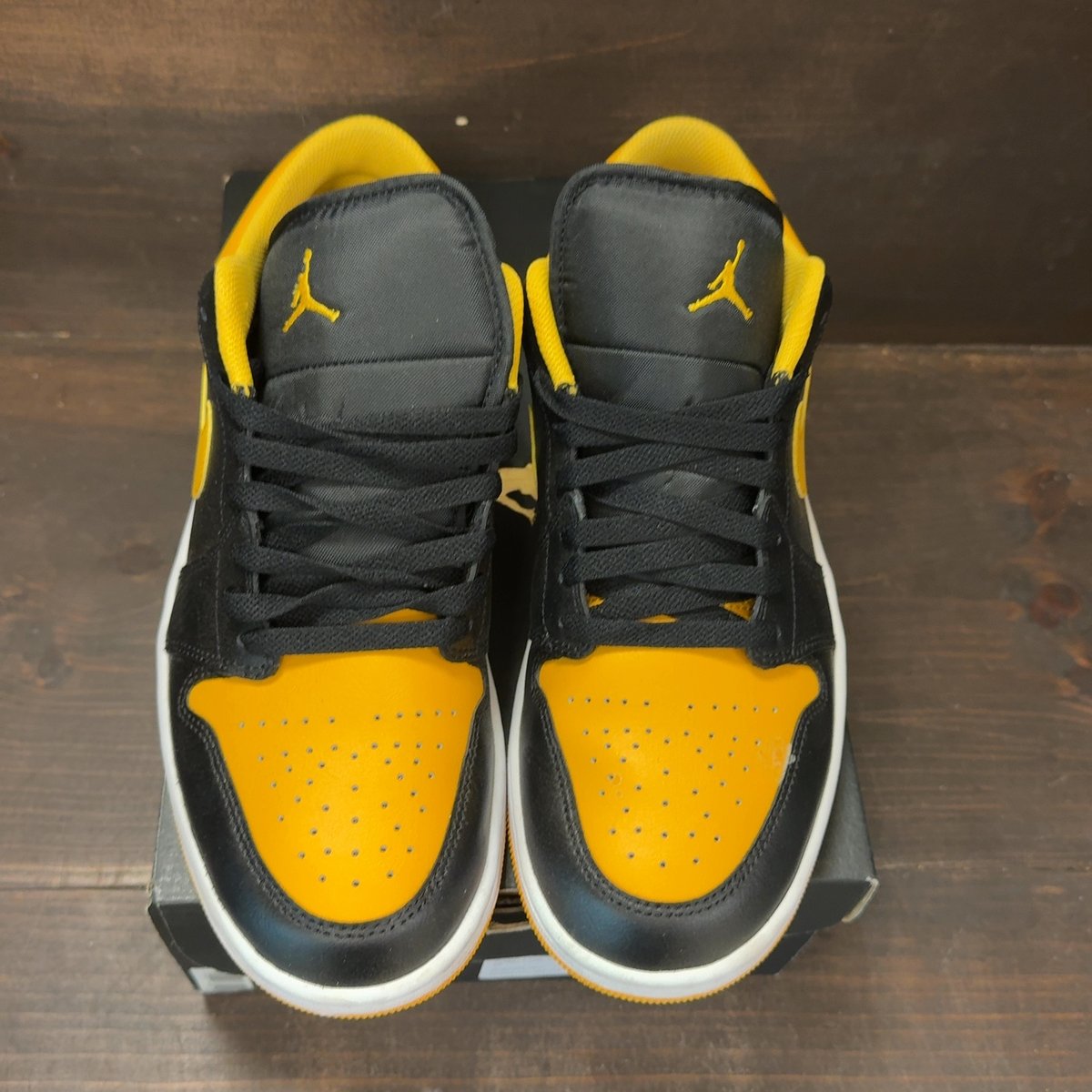 Jordan 1 Low Yellow Ochre Size 10 (Pre-Owned) - tag