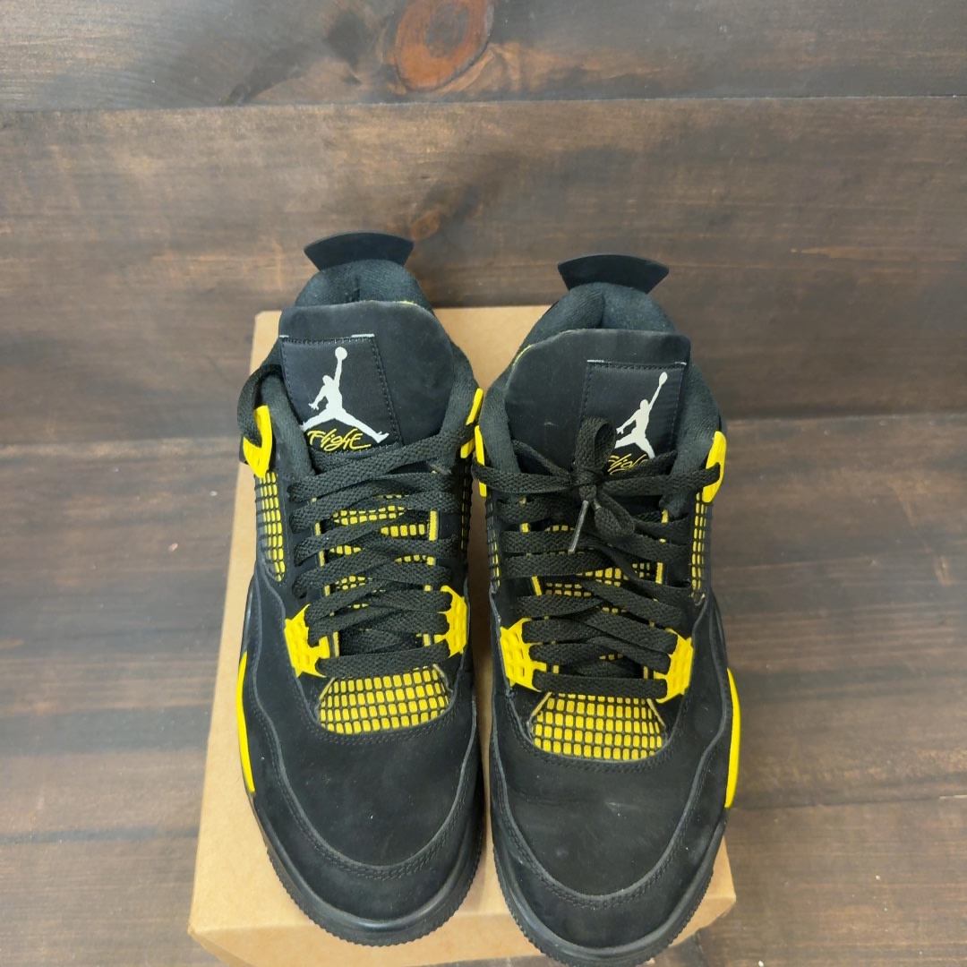 Jordan 4 Retro Thunder (2023) Size 9 (Pre-Owned) - Image 3