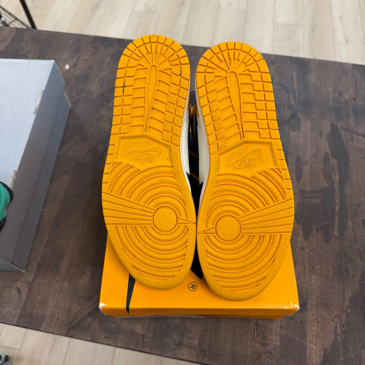 Jordan 1 Retro High OG Taxi - Image 5