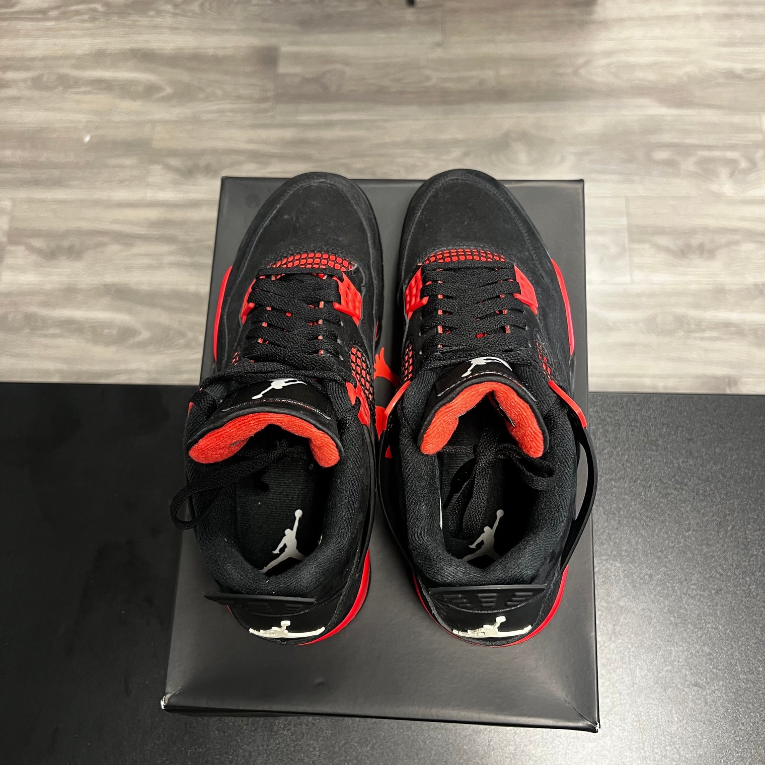 Red Thunder Jordan 4 (USED)