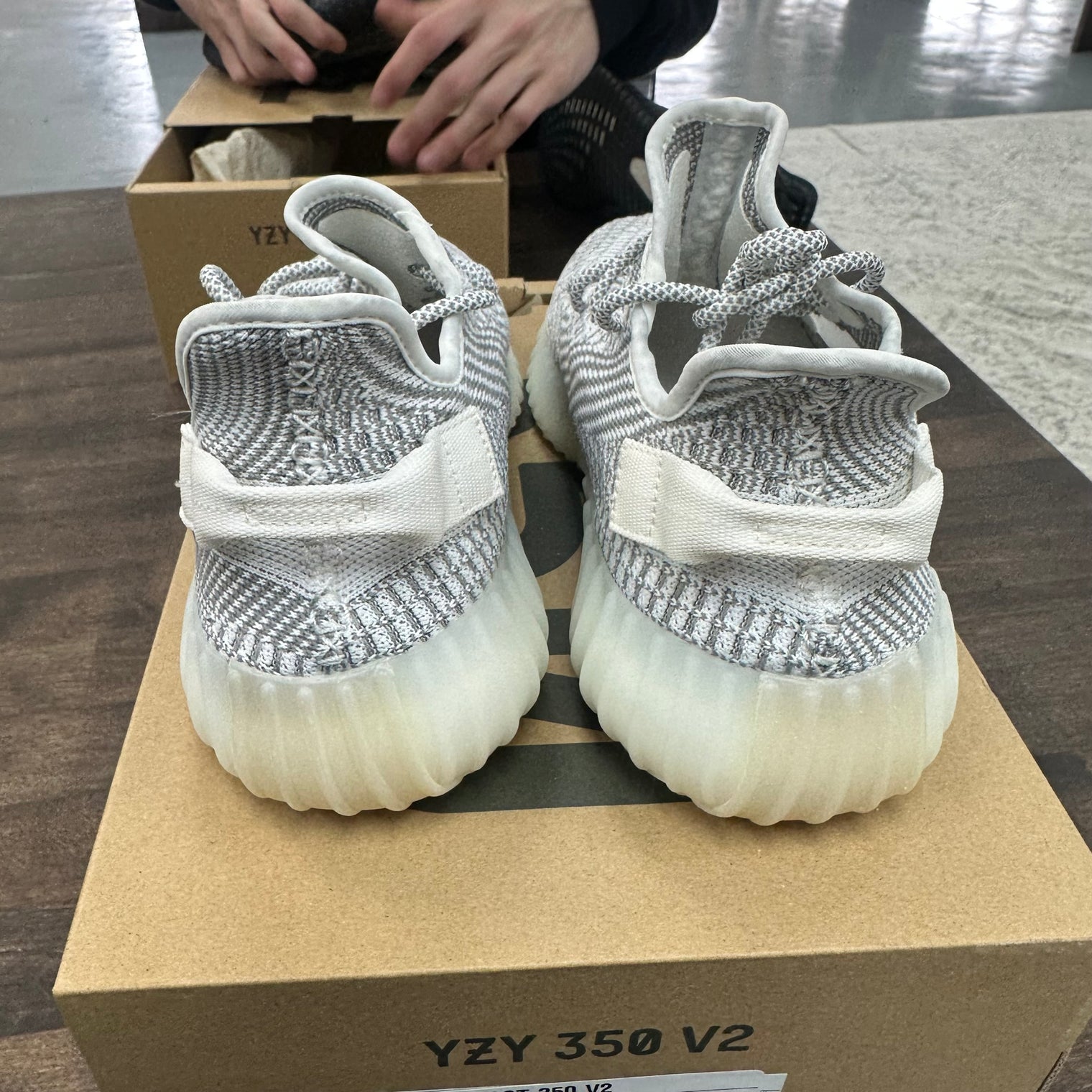 Static Yeezy 350 (USED)