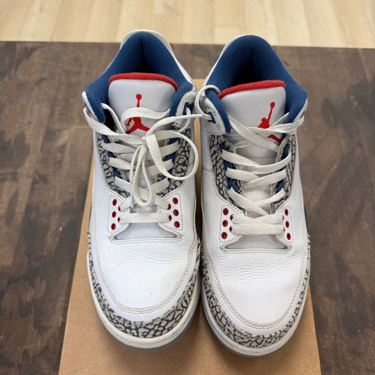 Jordan 3 Retro True Blue (2016) Size 8.5 (Pre-Owned) - Image 2