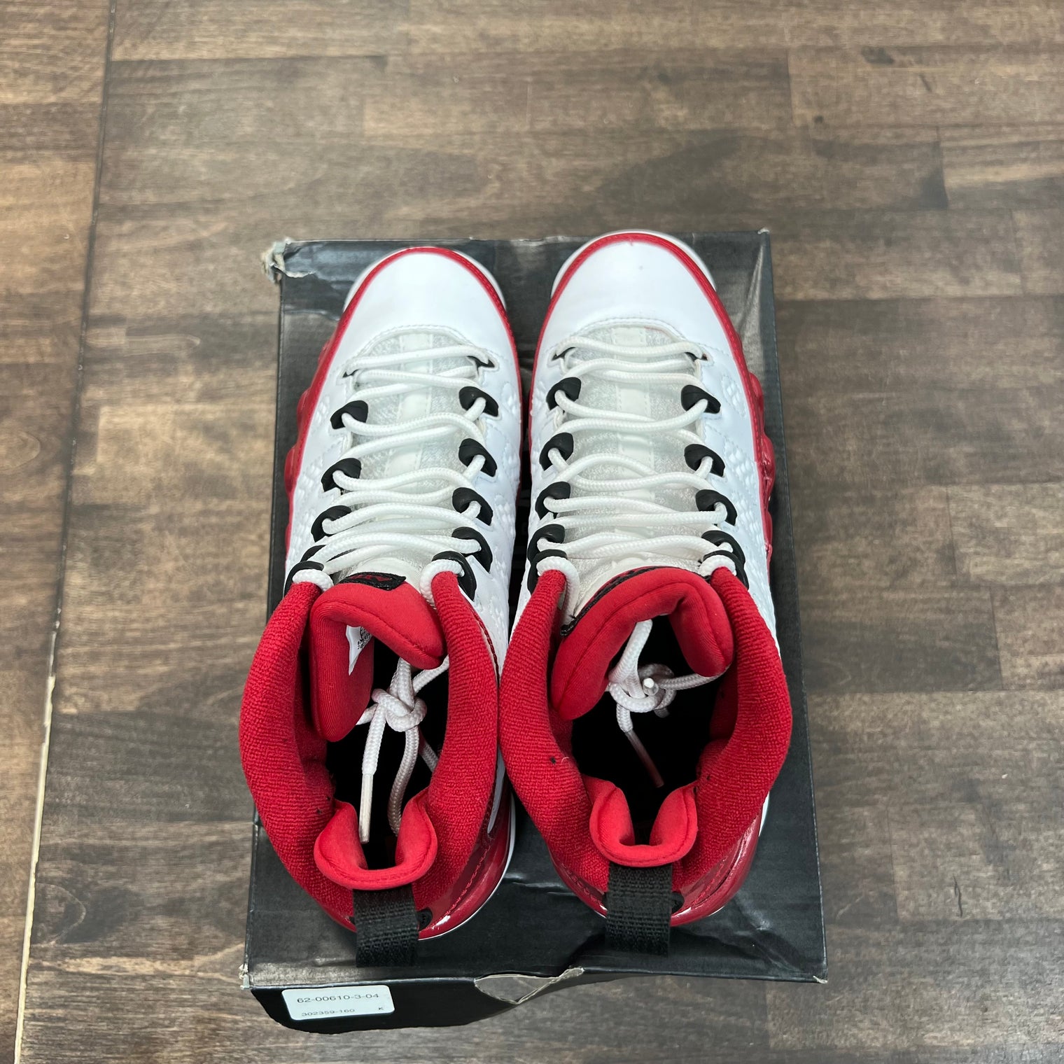 (GS) White Gym Red Jordan 9 (USED)