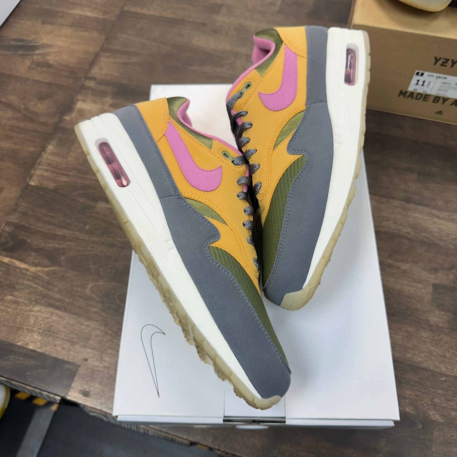 Nike ID Air Max Green Air Max 1 (USED)