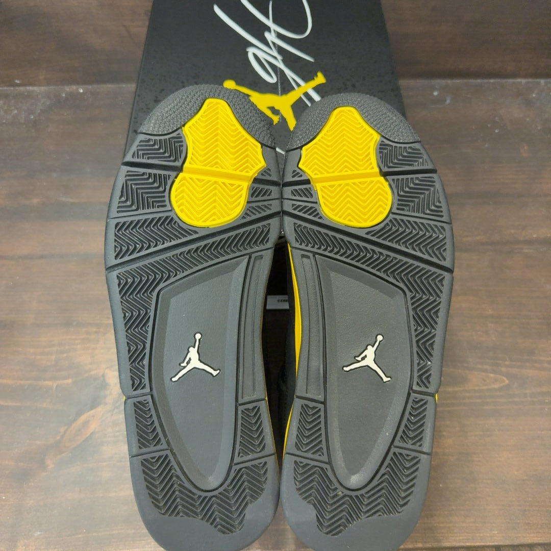 Jordan 4 Retro Thunder (2023) - Image 7