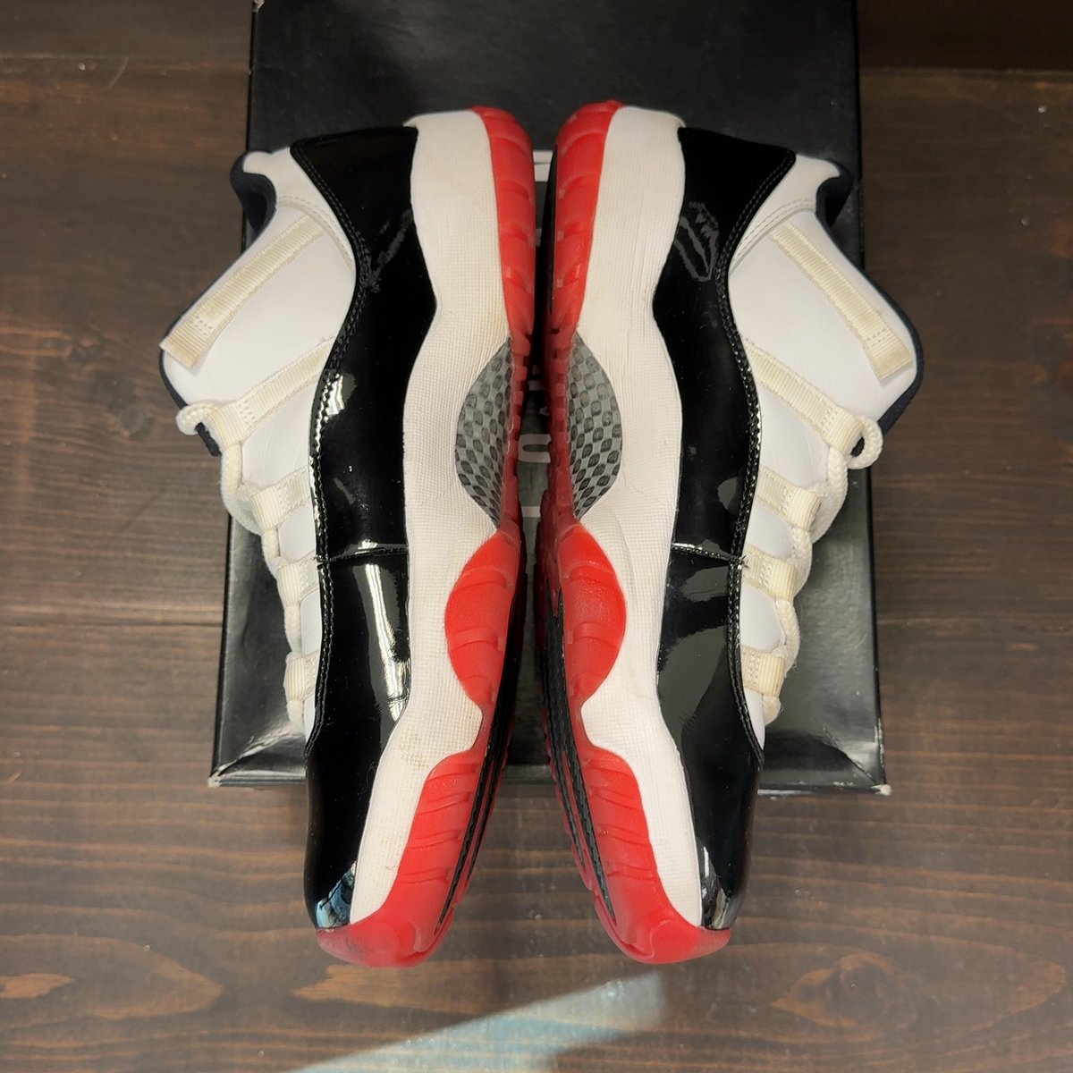 Jordan 11 Retro Low Concord Bred Size 9.5 (Pre-Owned) - aux