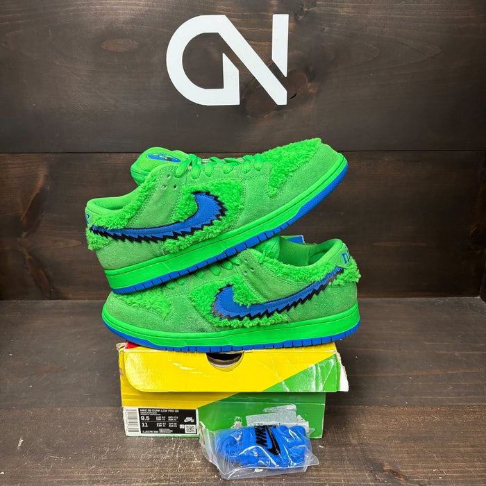 Nike SB Dunk Low Grateful Dead Bears Green Size 9.5 (Pre-Owned)