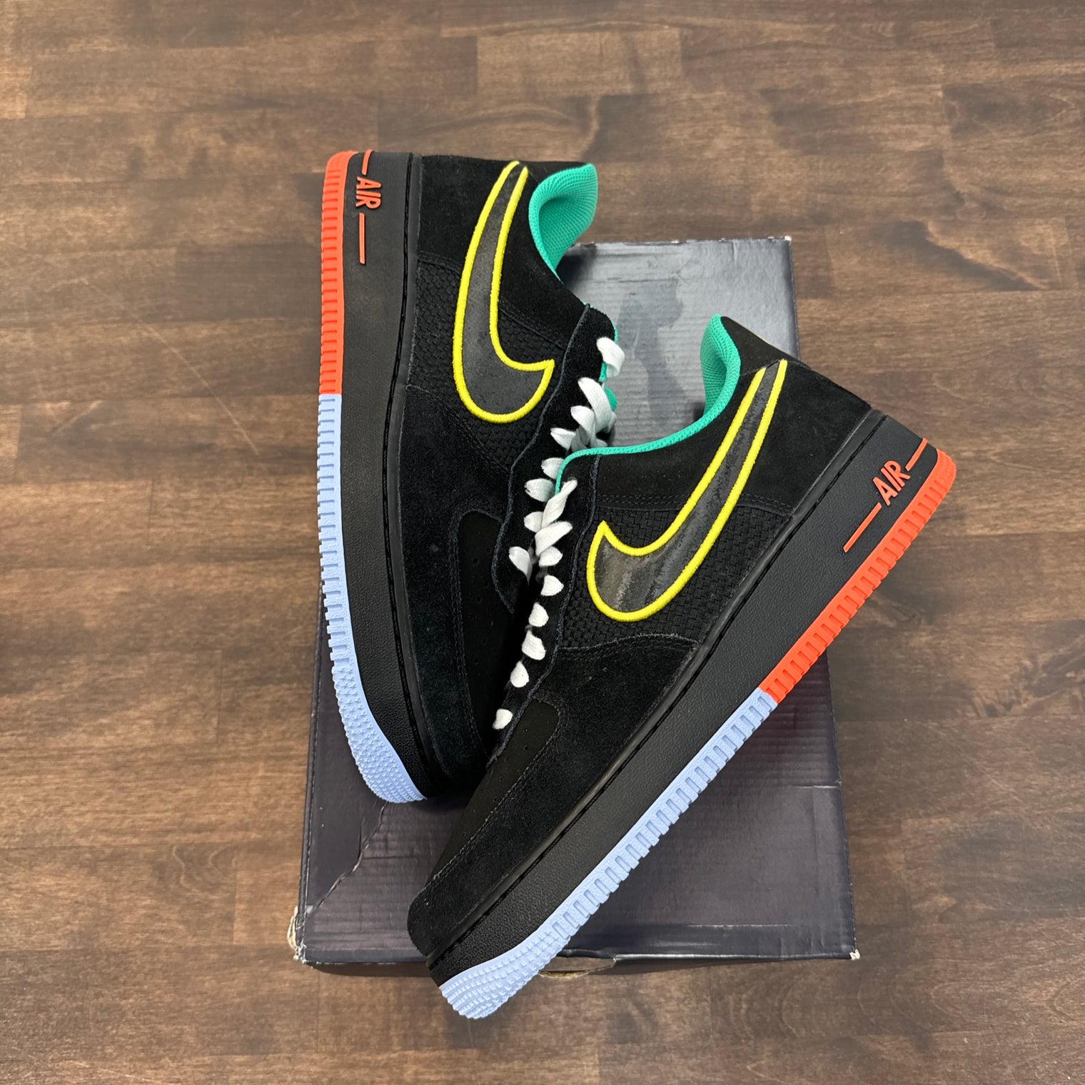 Nike Air Force 1 '07 LV8 Peace and Unity (USED)
