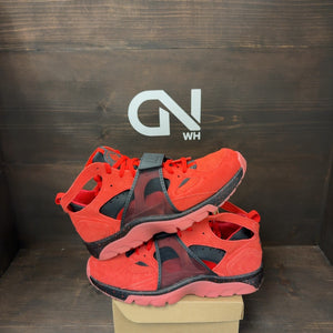 Nike Air Trainer Huarache Challenge Red Size 13 (Pre-Owned) - Image 1