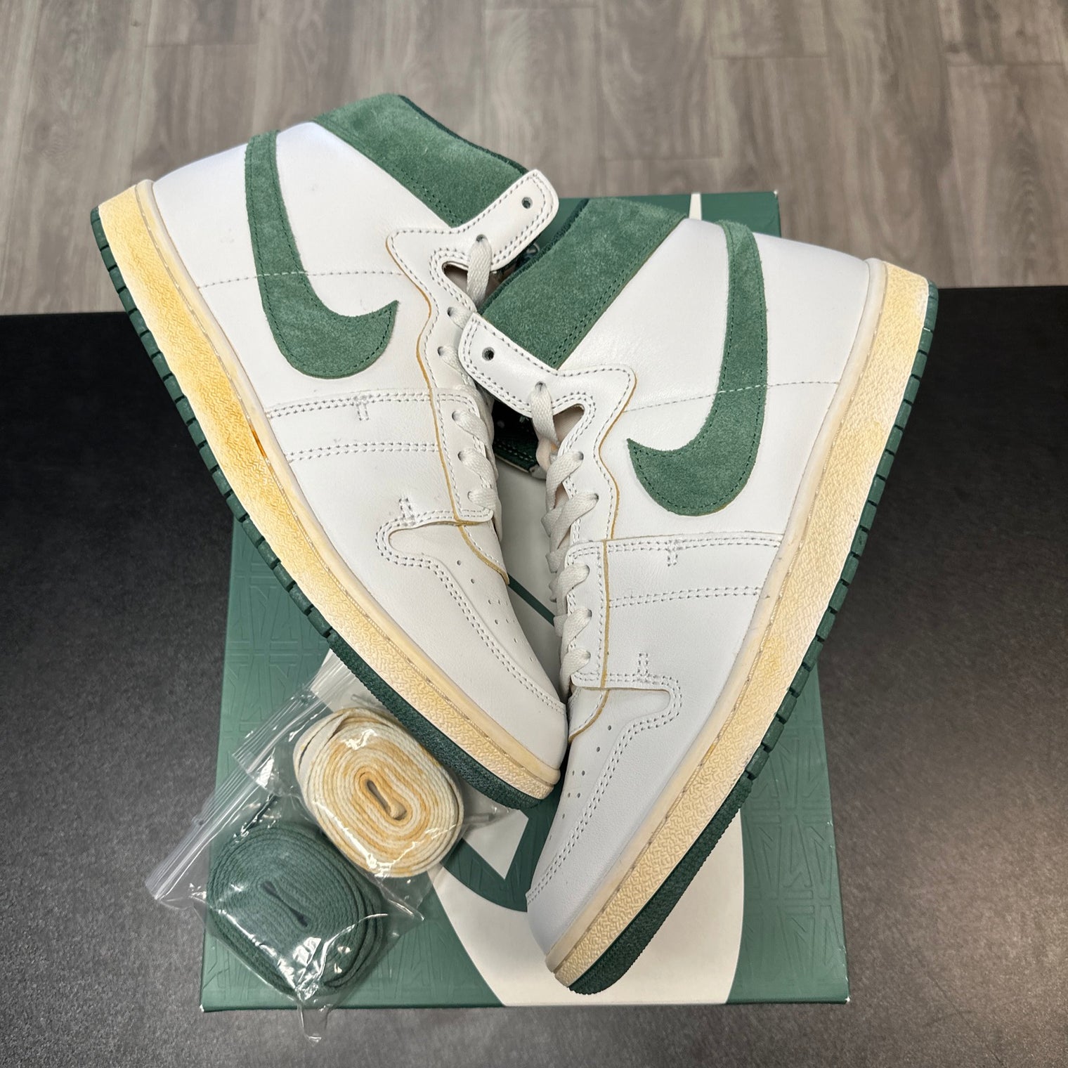 A Ma Maniere Air Ship Green (USED)