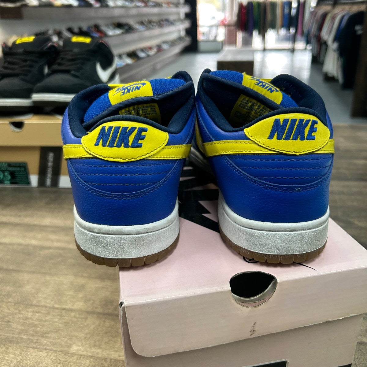 Nike SB Dunk Low Boca Juniors - Image 4