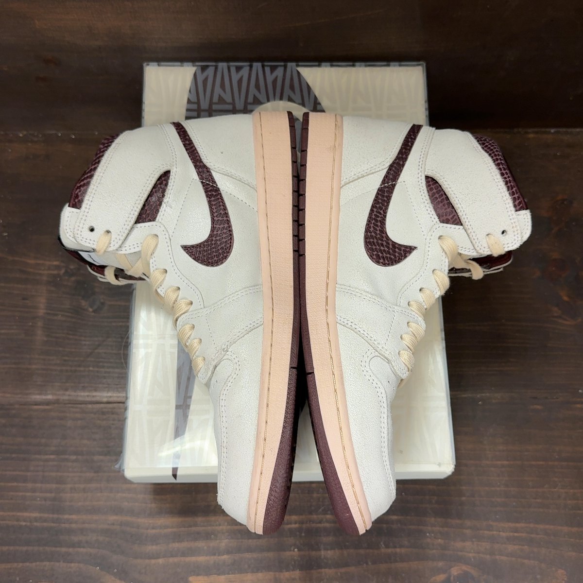 Jordan 1 Retro High OG A Ma Maniére Size 12 (Pre-Owned) - aux