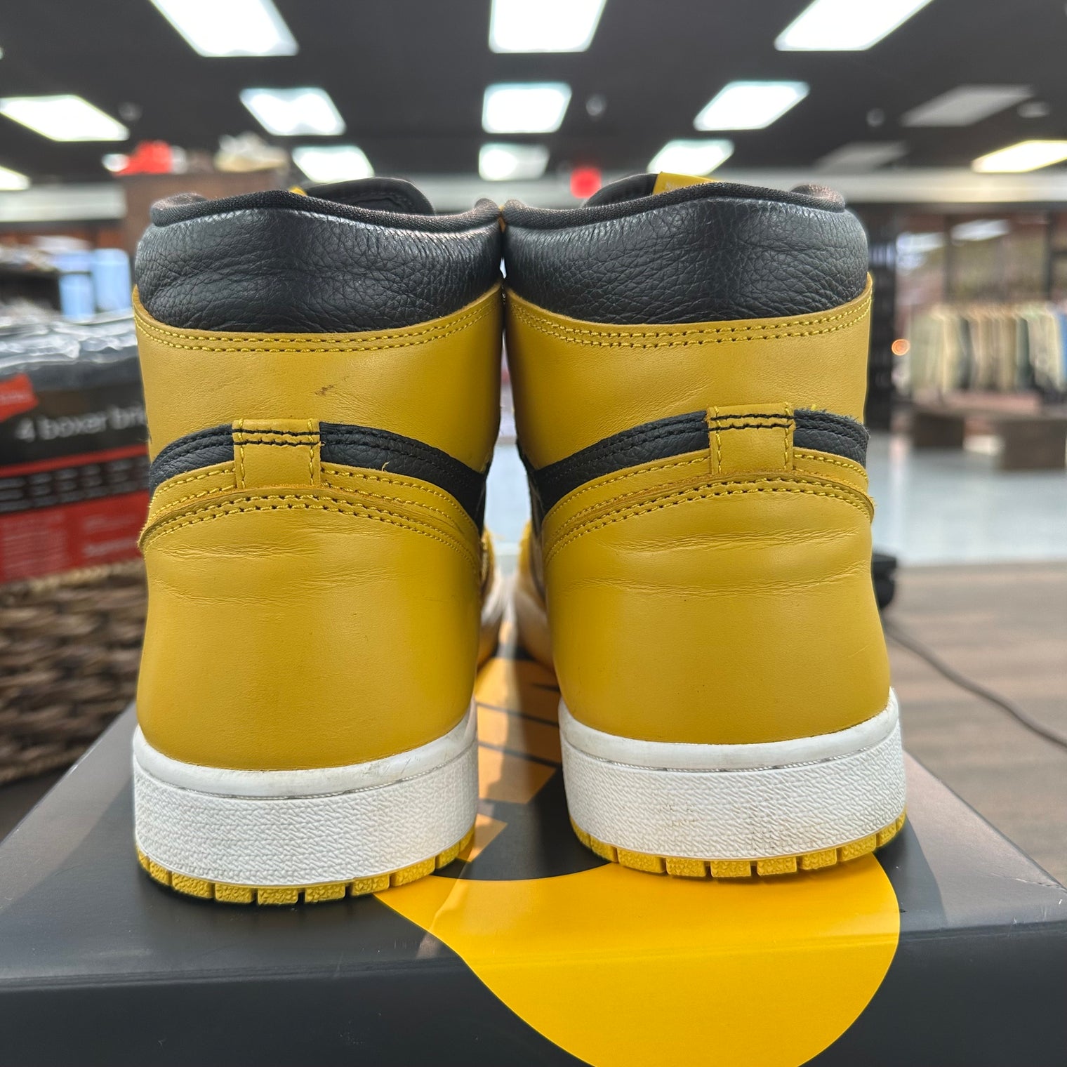 Pollen Jordan 1 High (Used)