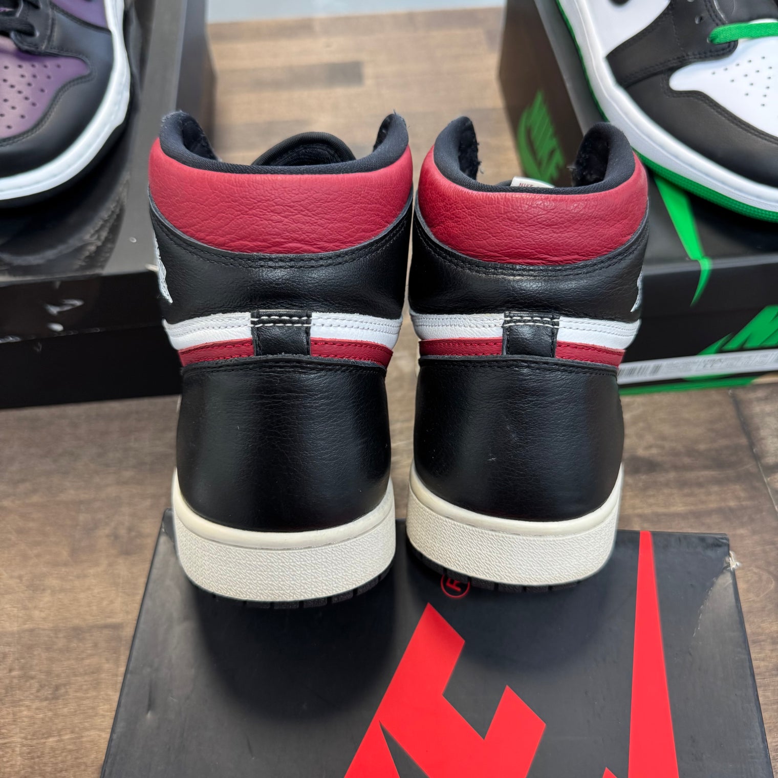 Black Gym Red Jordan 1 Retro High (USED)