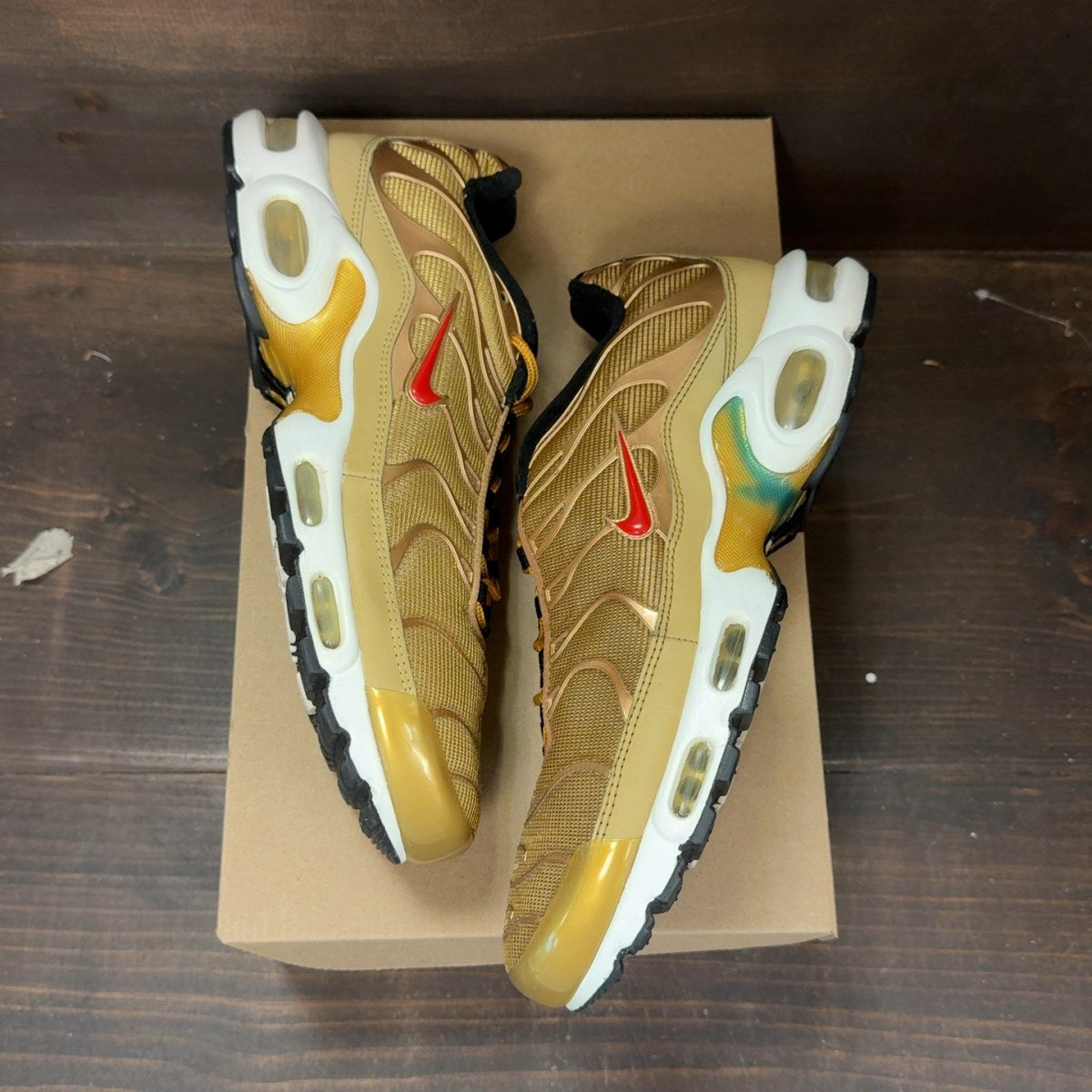 Nike Air Max Plus Metallic Gold (2018) Size 9.5 (Pre-Owned) - Image 2