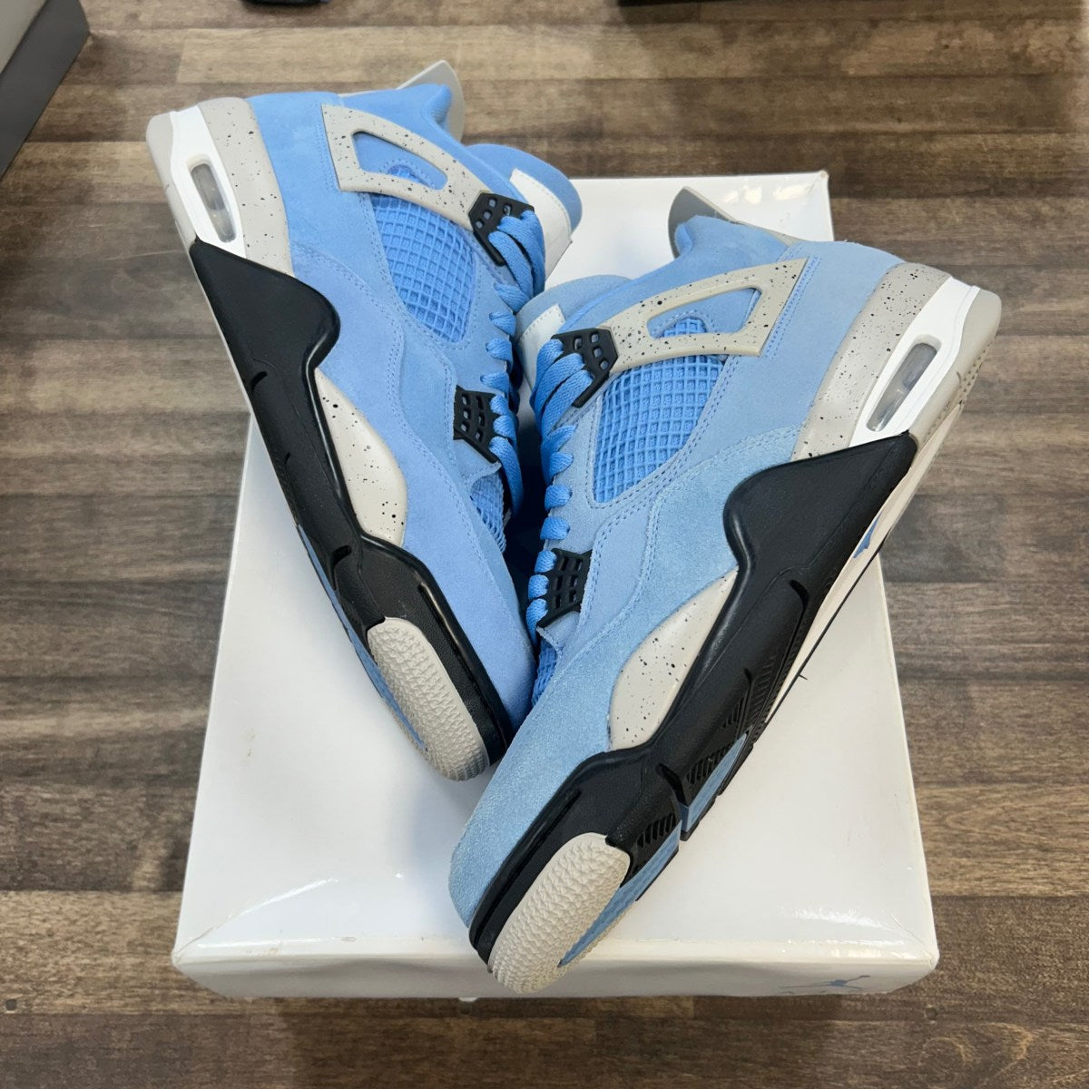 Jordan 4 Retro University Blue - Image 1