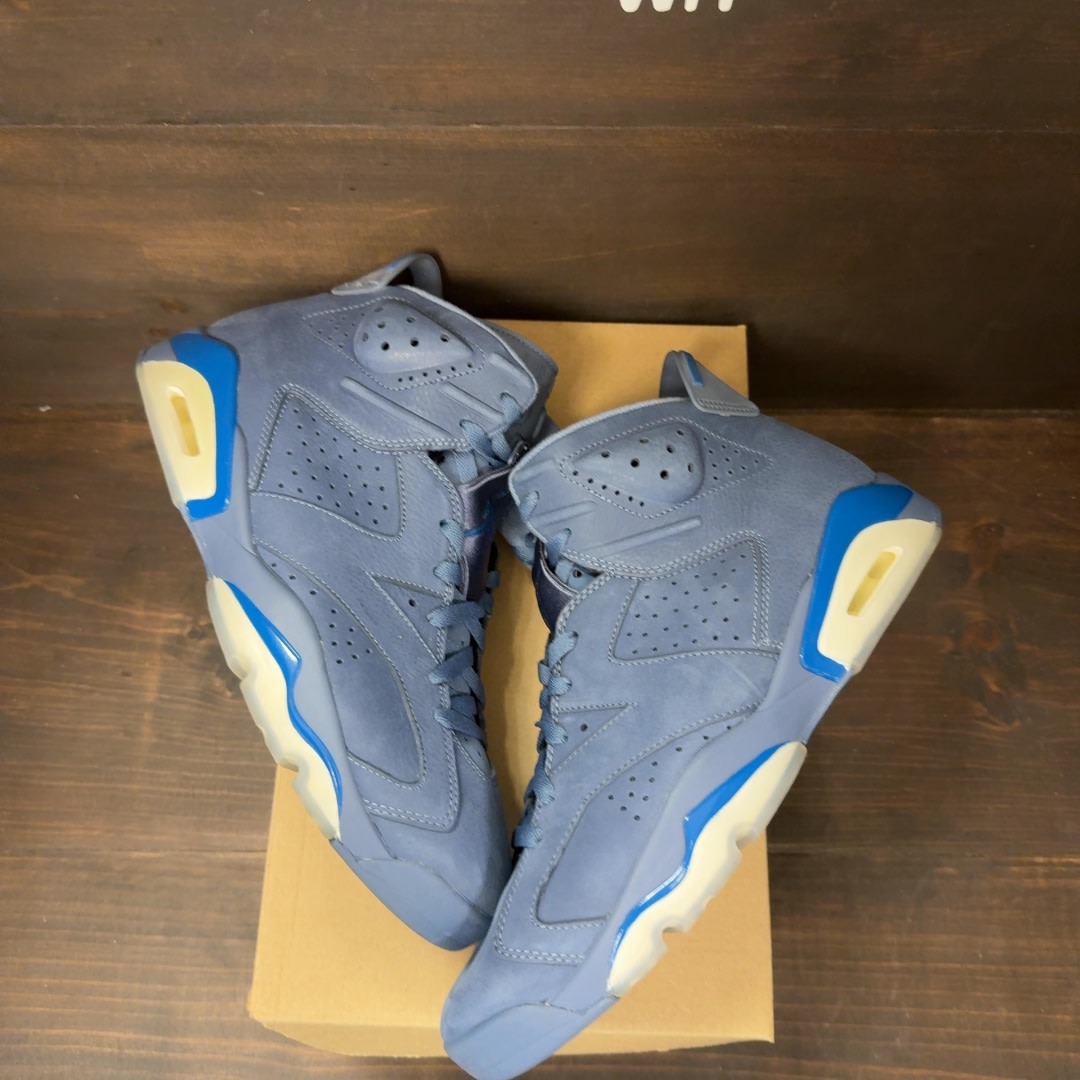 Jordan 6 Retro Diffused Blue Size 11.5 (Pre-Owned) - Image 2