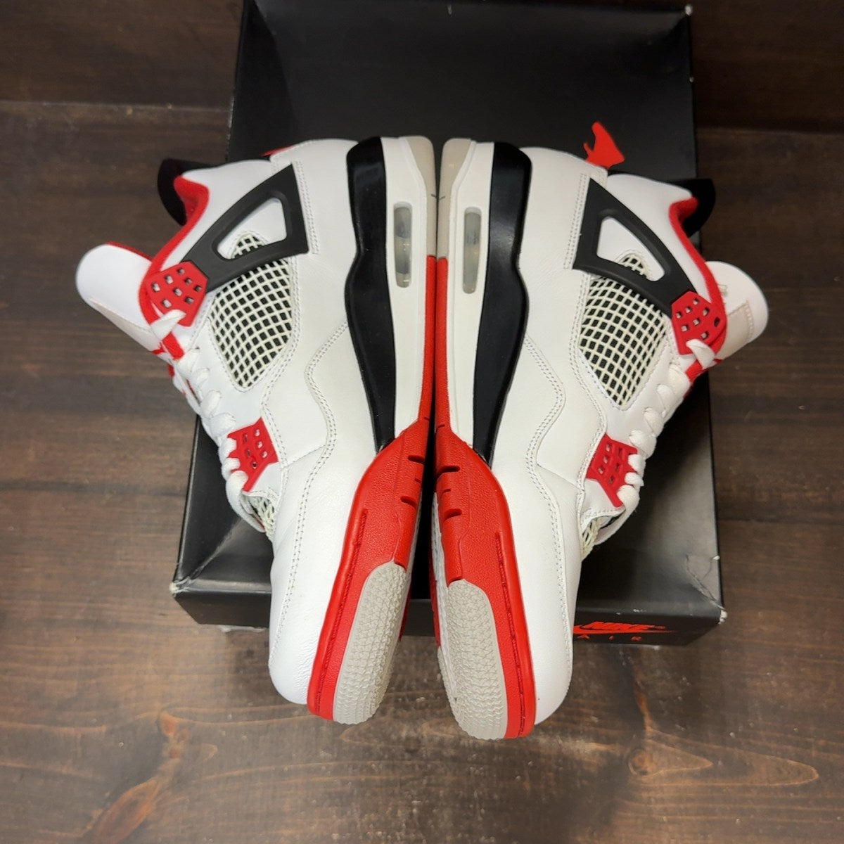 Jordan 4 Retro Fire Red (2020) Size 9.5 (Pre-Owned) - aux