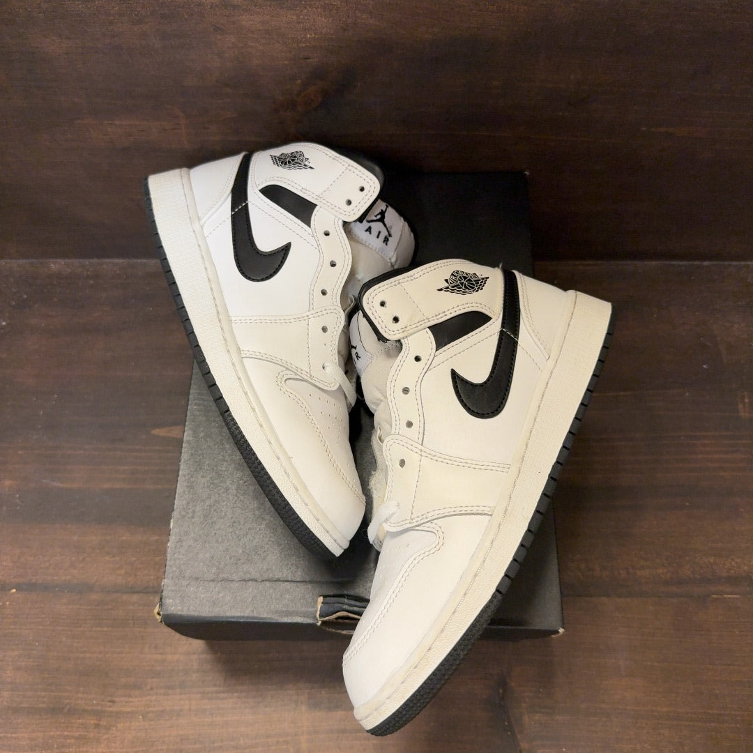 Jordan 1 Mid Reverse Panda (GS) - Image 2