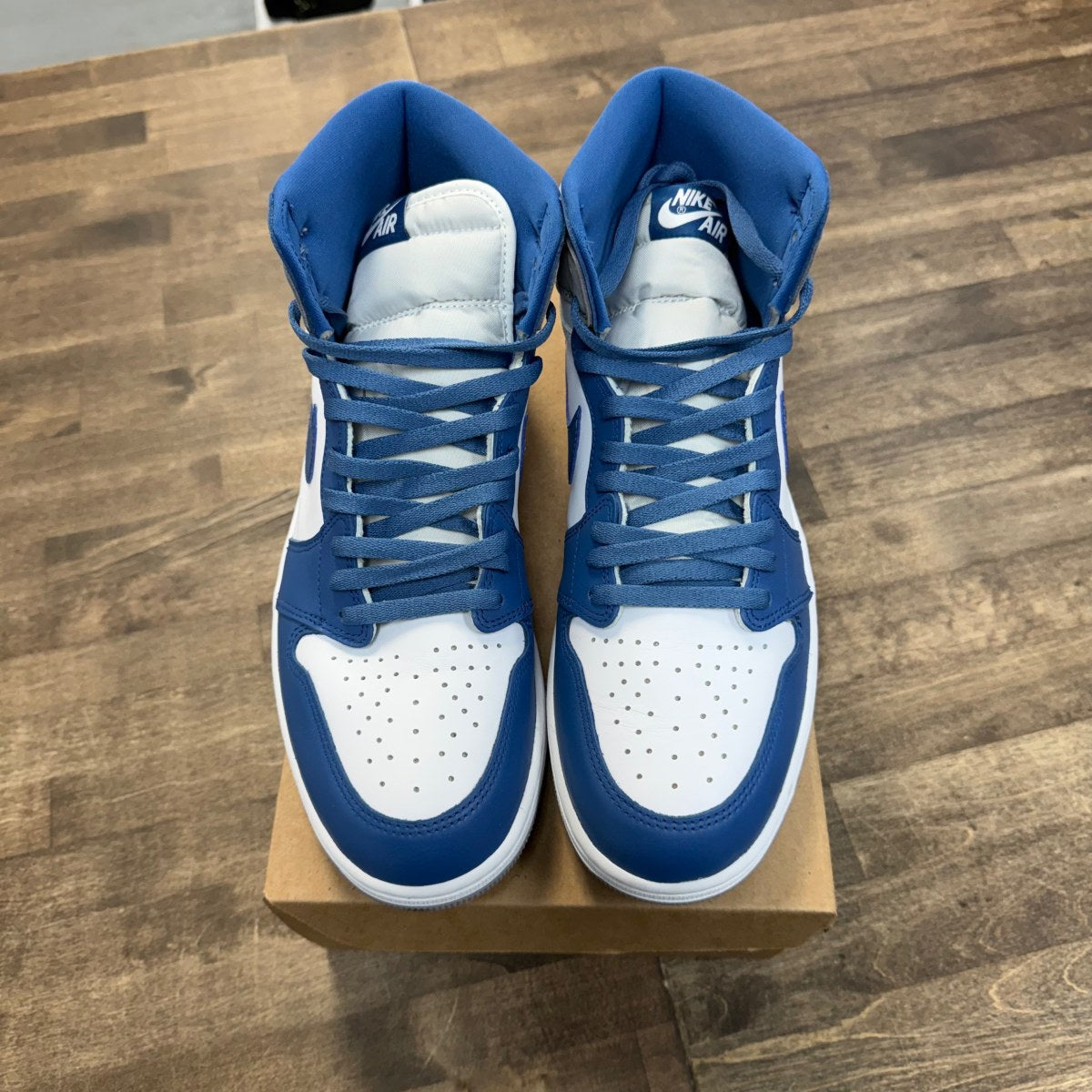 Jordan 1 Retro High OG True Blue Size 13 (Pre-Owned) - Image 2