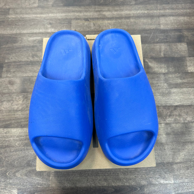 Azure adidas Yeezy Slide (USED)
