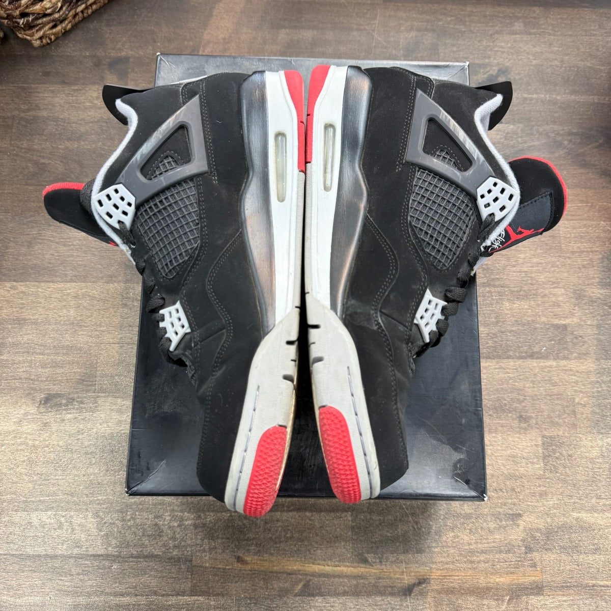 Jordan 4 Retro Bred (2019) - Image 2