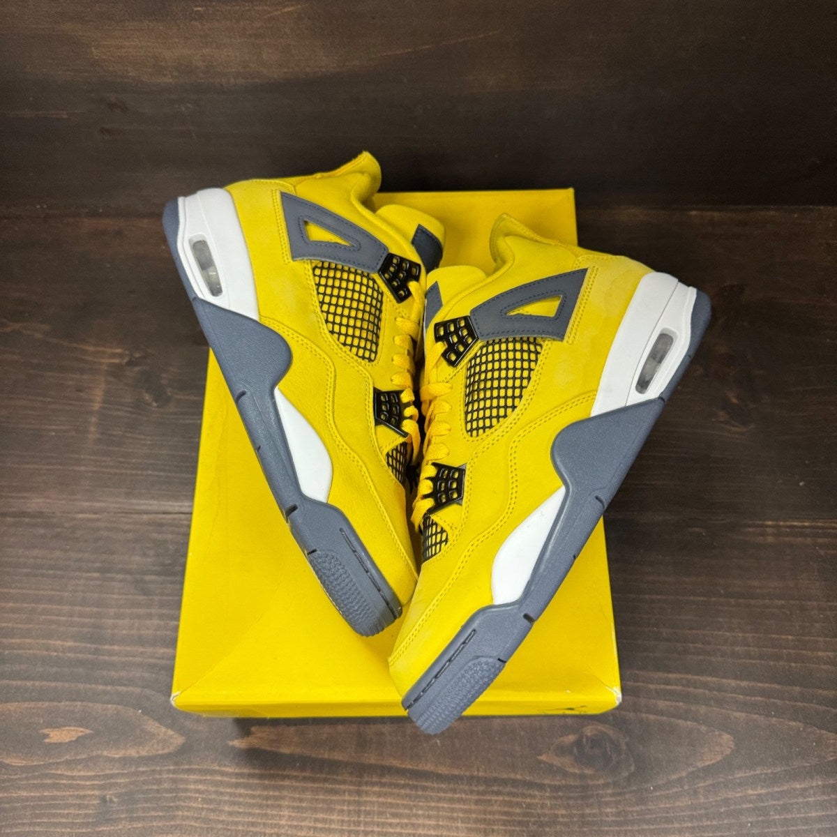 Jordan 4 Retro Lightning (2021) - Image 2