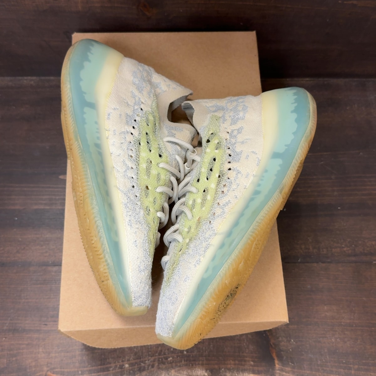 adidas Yeezy Boost 380 Alien Blue Size 9 (Pre-Owned) - Image 2
