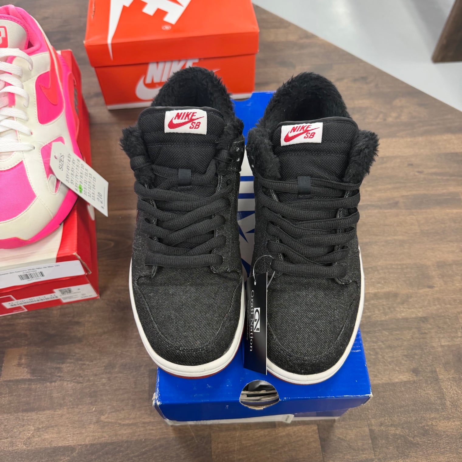 Larry Perkins Nike SB Dunk Low (2009) (USED)