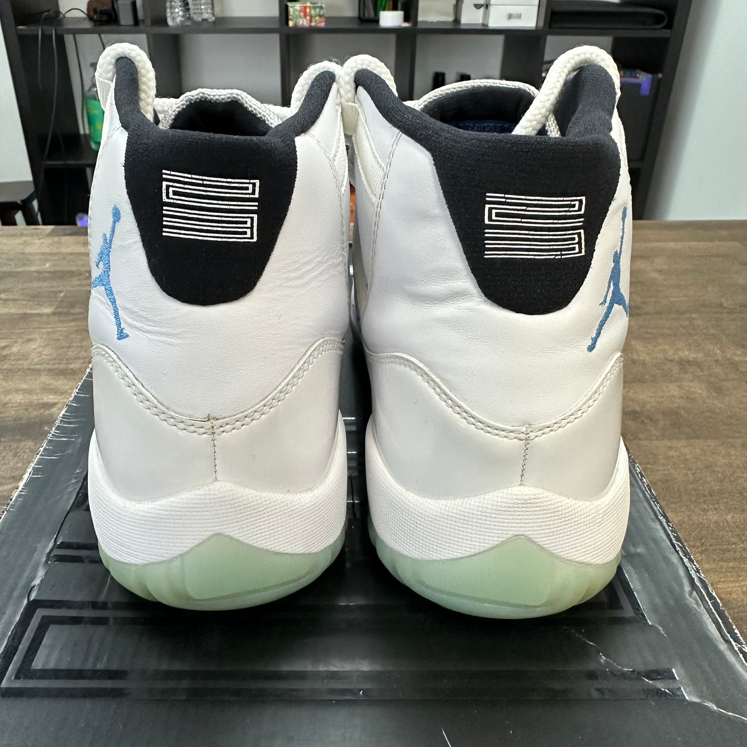 Legend Blue Jordan 11 (2014) (USED)