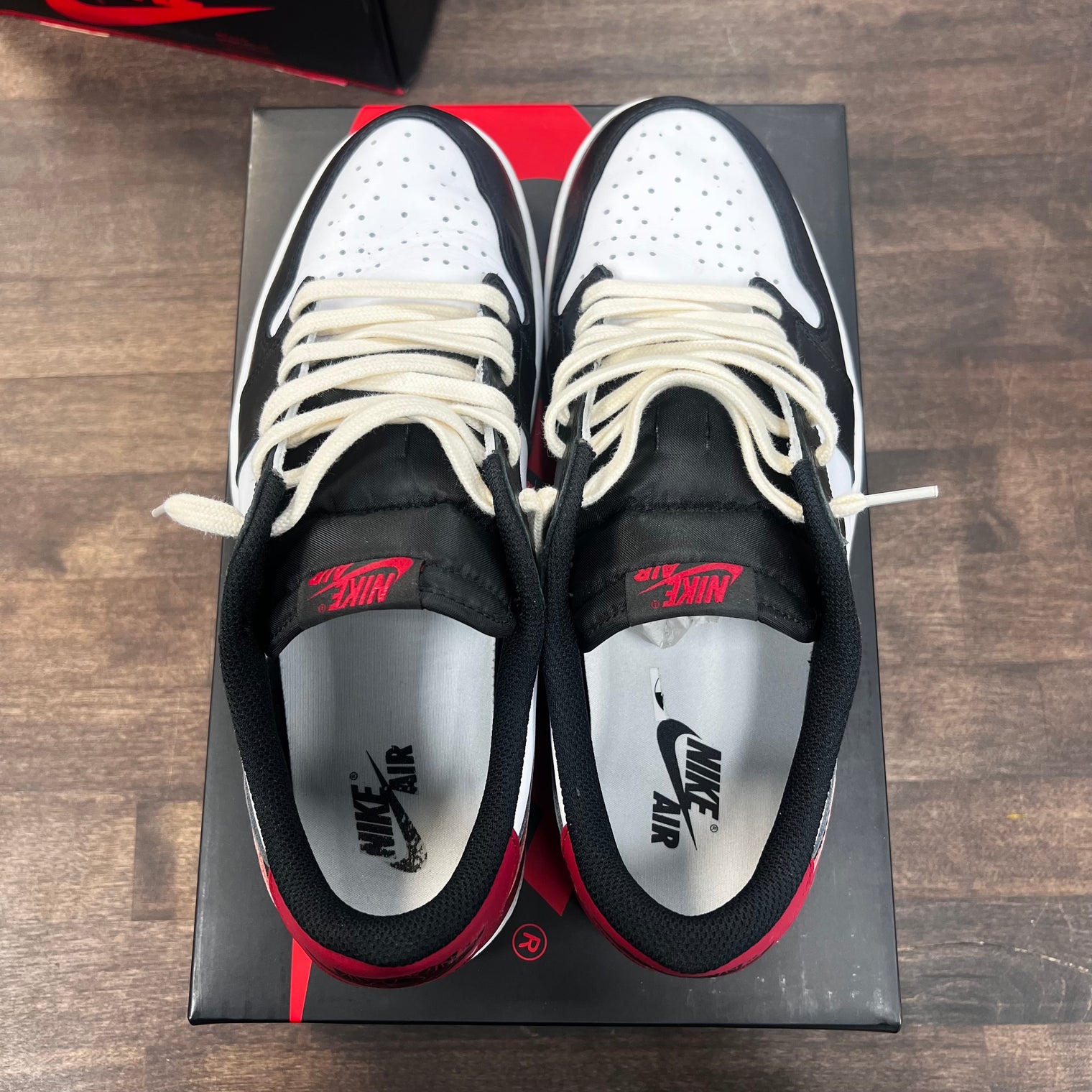 Black Toe Jordan 1 Low (USED)