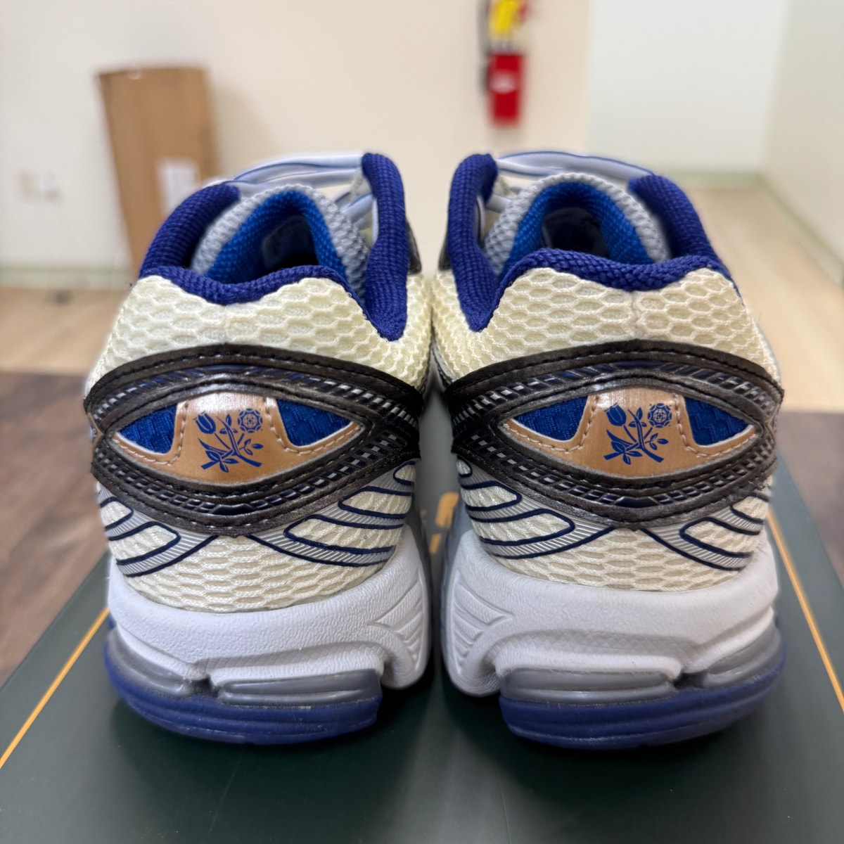 New Balance 860v2 Aime Leon Dore Blue - Image 3